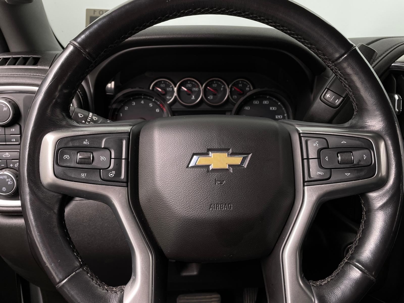 Thumbnail: 2019 Chevrolet Silverado 1500 - 5