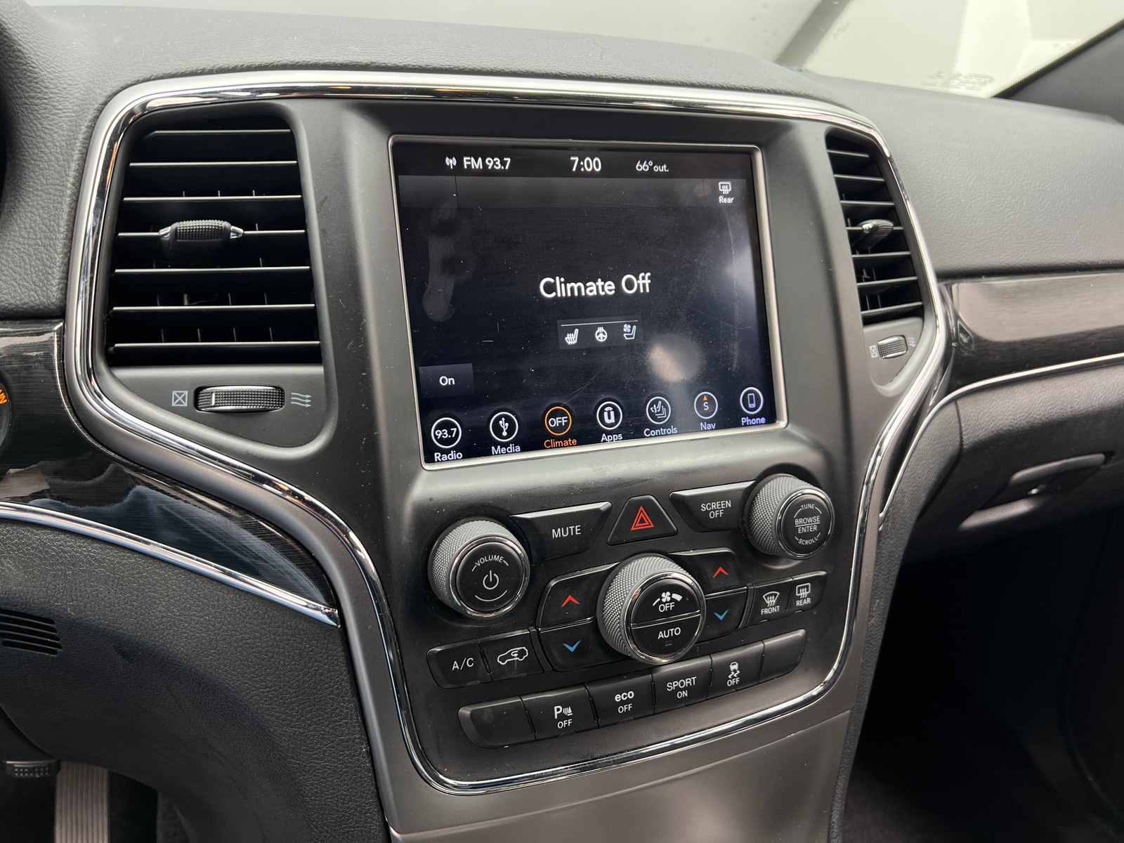 Thumbnail: 2018 Jeep Grand Cherokee - 3