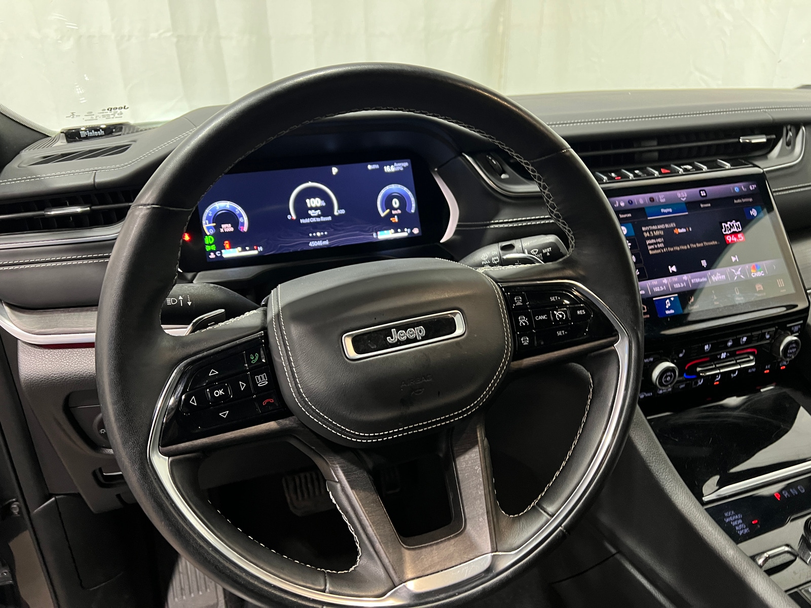 Thumbnail: 2022 Jeep Grand Cherokee - 4