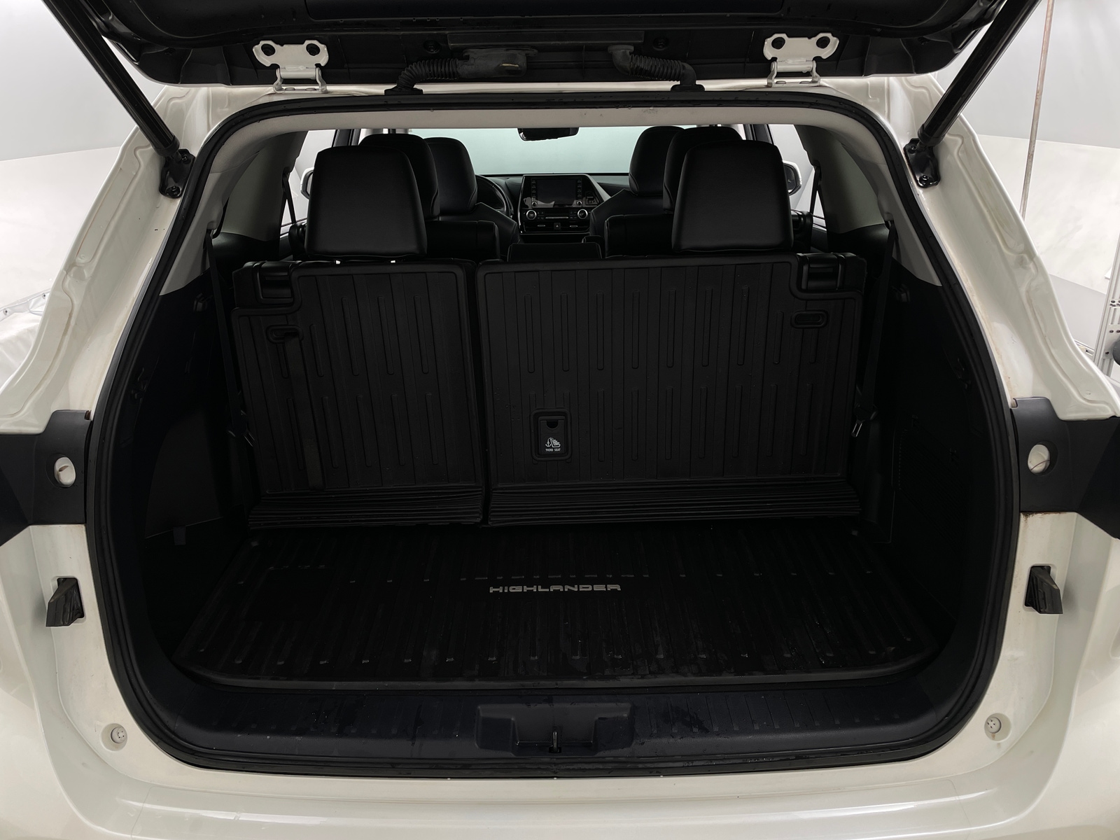 Thumbnail: 2021 Toyota Highlander - 6