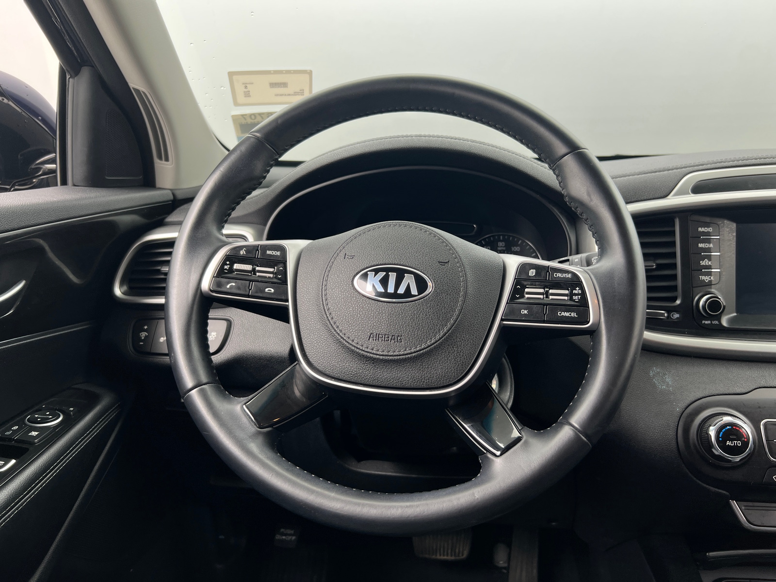 Thumbnail: 2020 Kia Sorento - 5