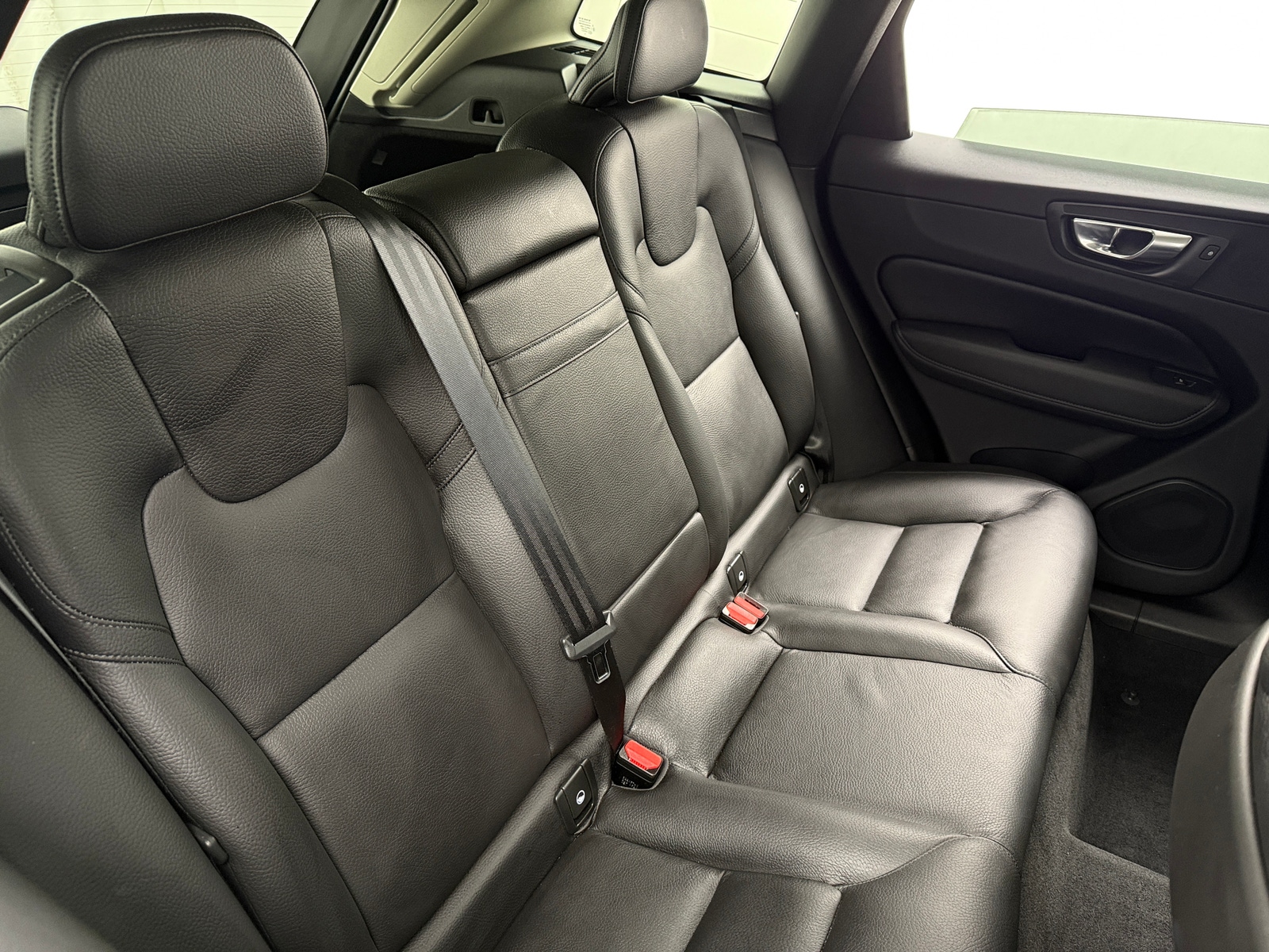 Thumbnail: 2022 Volvo XC60 - 5