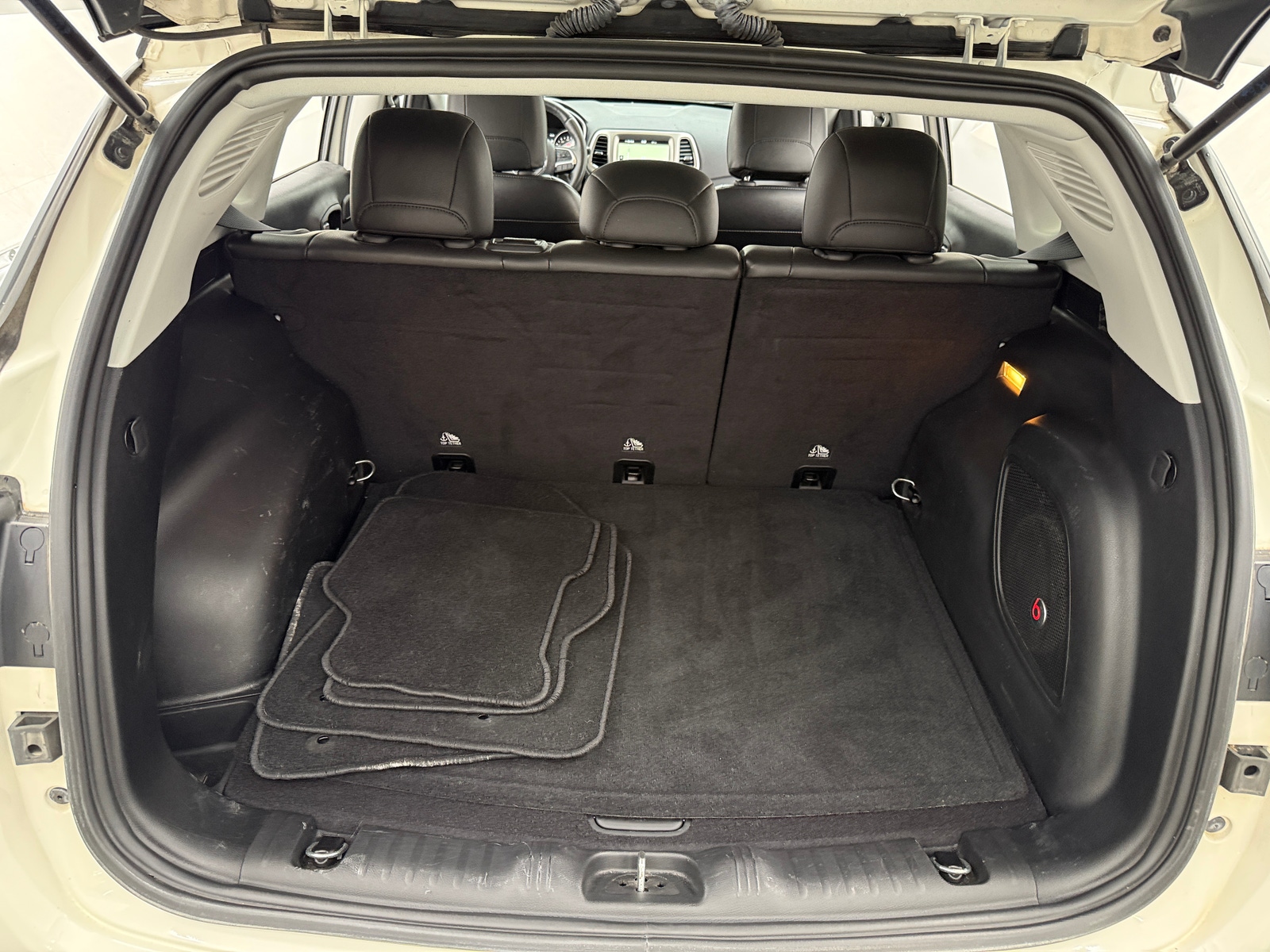 Thumbnail: 2019 Jeep Compass - 6