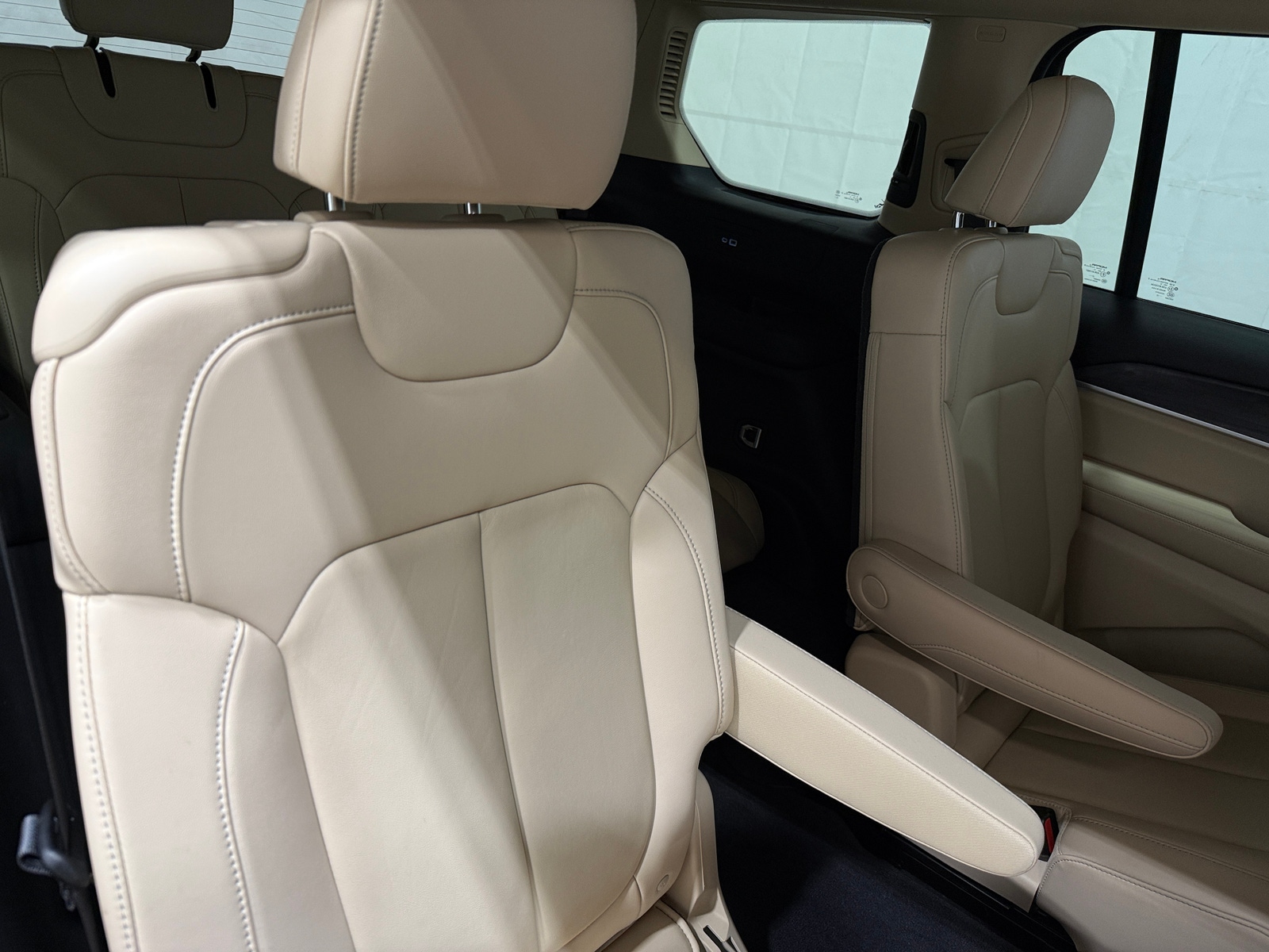 Thumbnail: 2022 Jeep Grand Cherokee L - 5