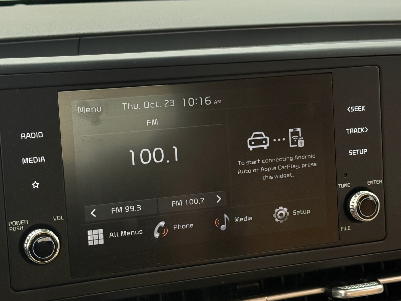 Thumbnail: 2023 Kia Carnival - 3