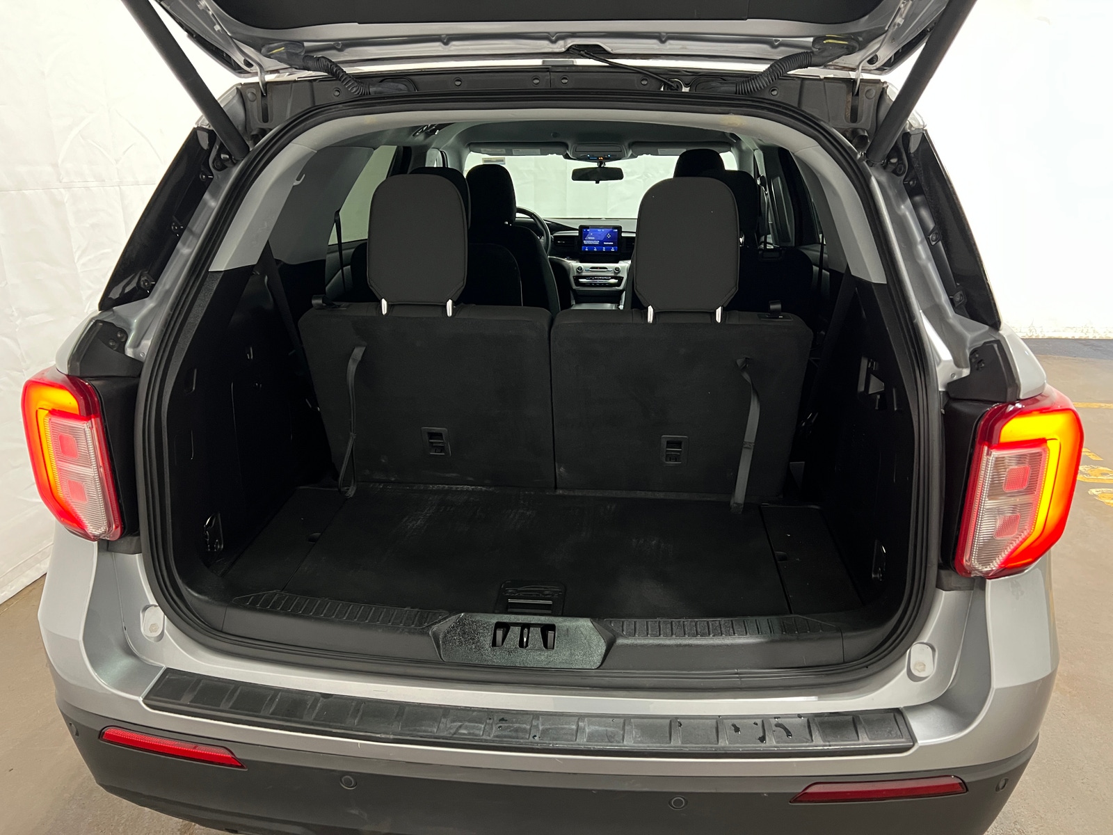 Thumbnail: 2022 Ford Explorer - 7