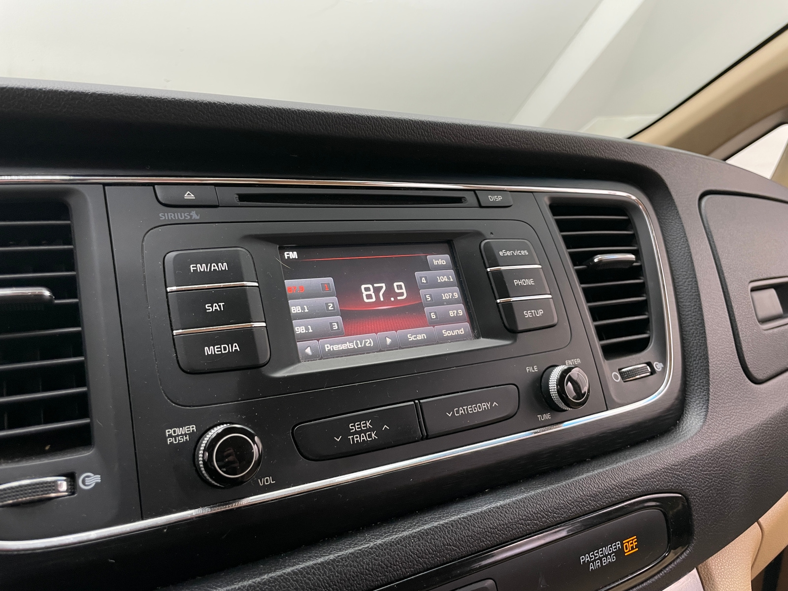Thumbnail: 2016 Kia Sedona - 4