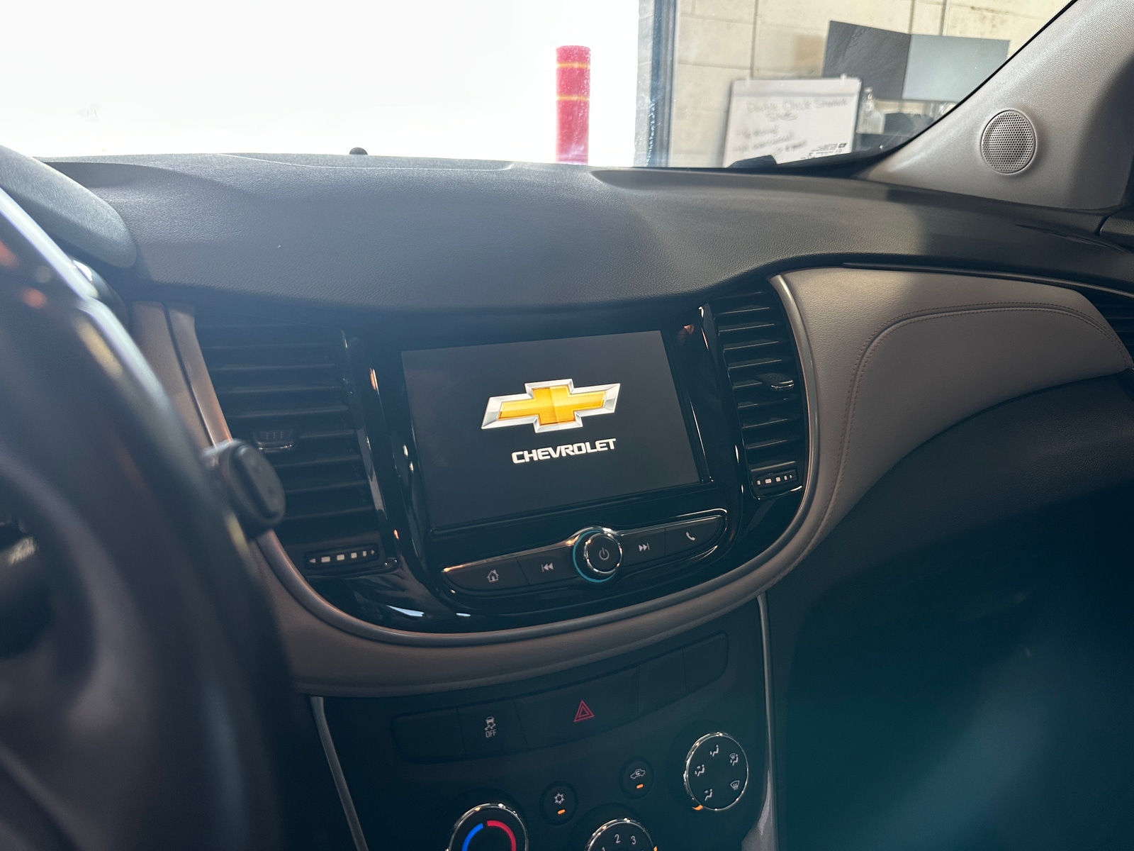 Thumbnail: 2019 Chevrolet Trax - 4