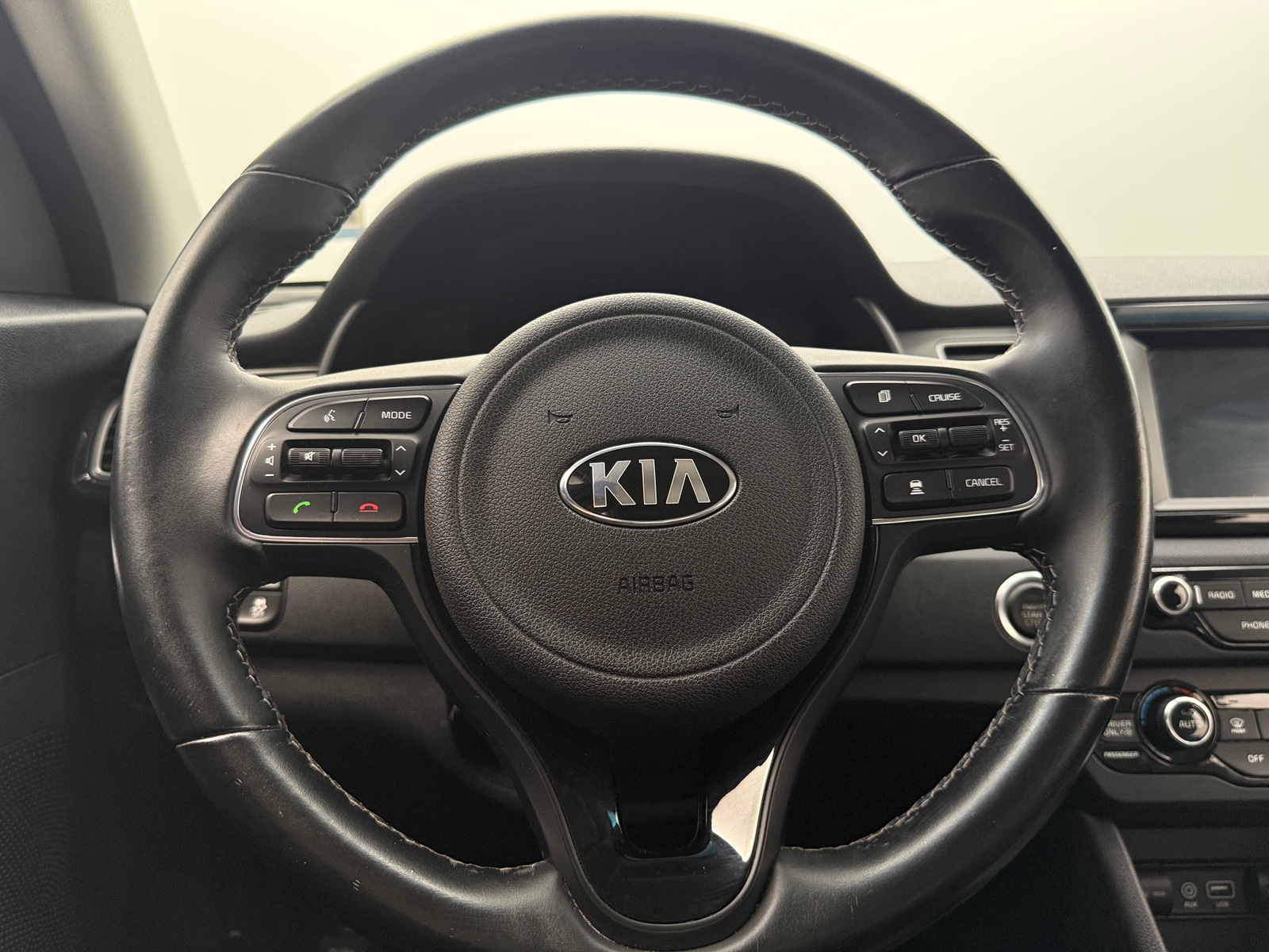 Thumbnail: 2019 Kia Niro - 4