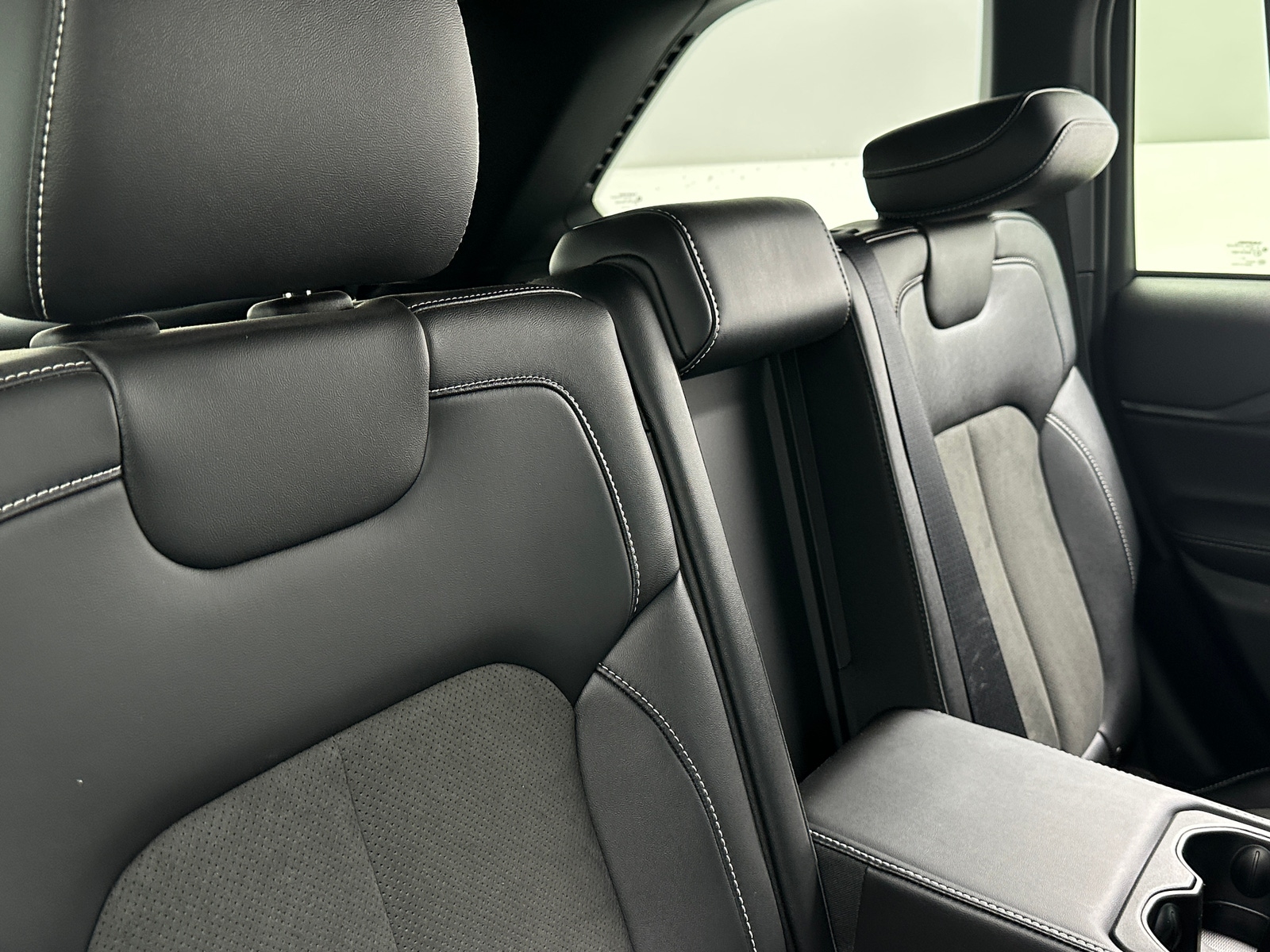 Thumbnail: 2022 Jeep Grand Cherokee - 5