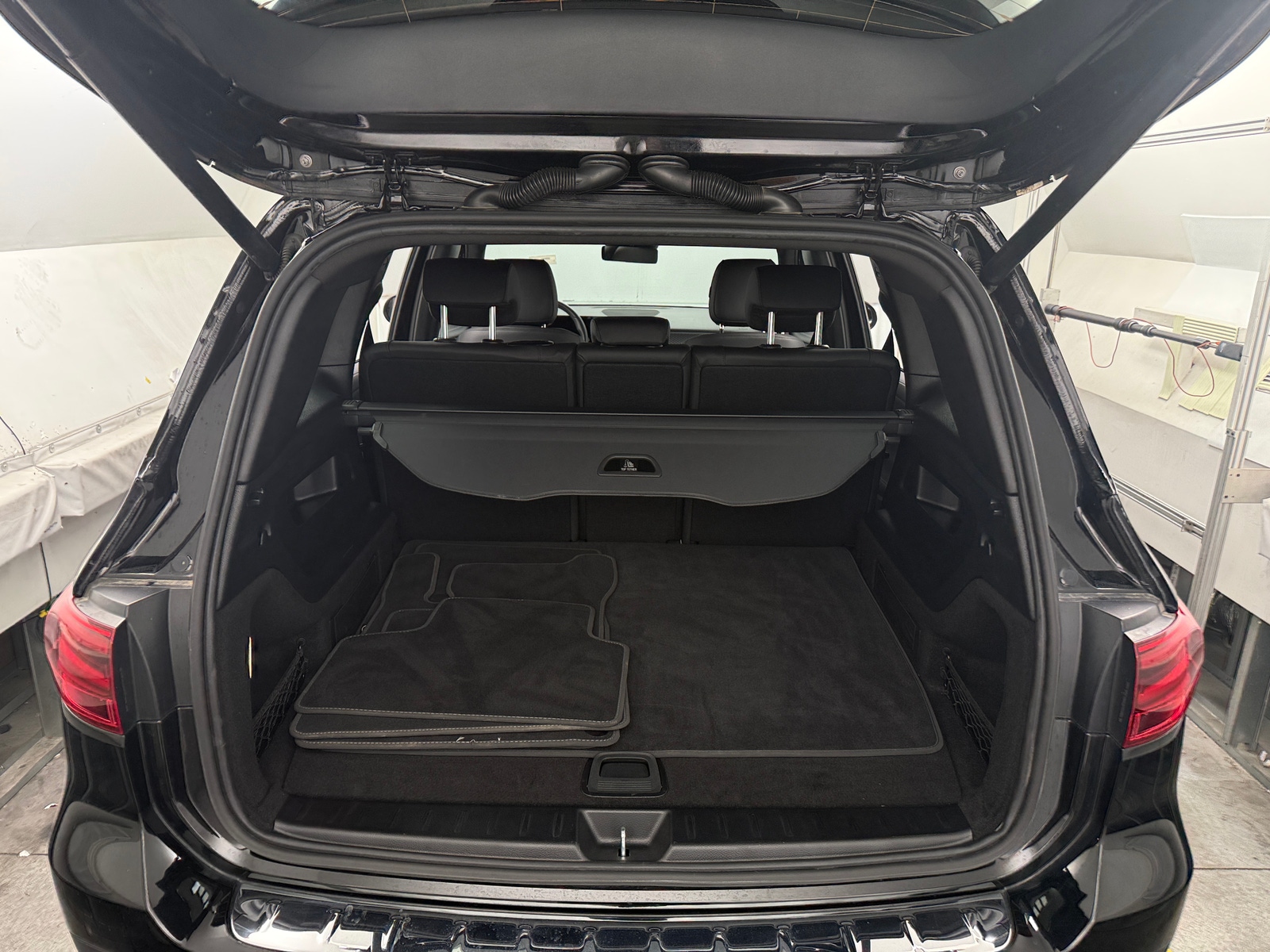 Thumbnail: 2025 Mercedes-Benz GLB - 6