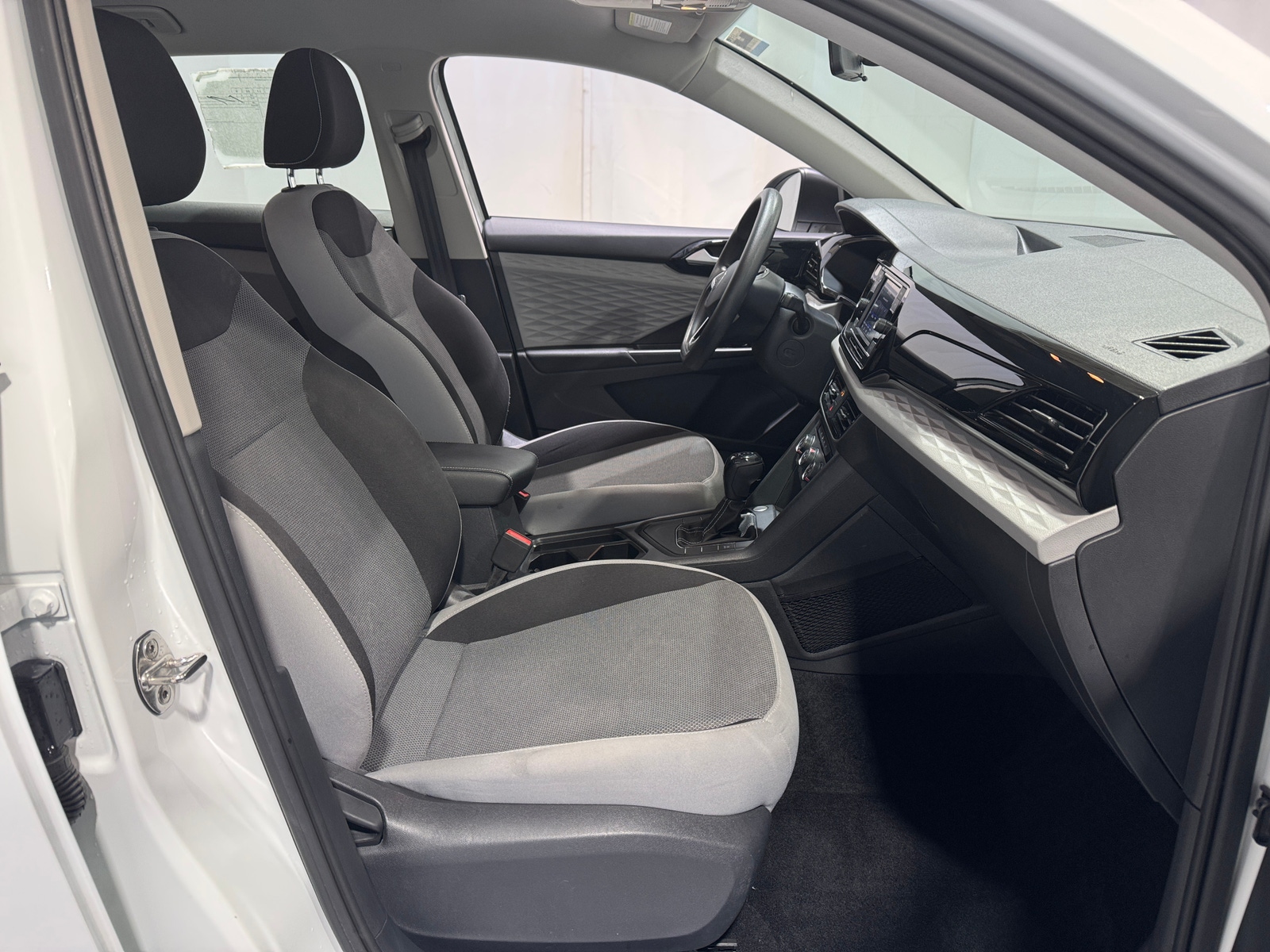 Thumbnail: 2022 Volkswagen Taos - 2