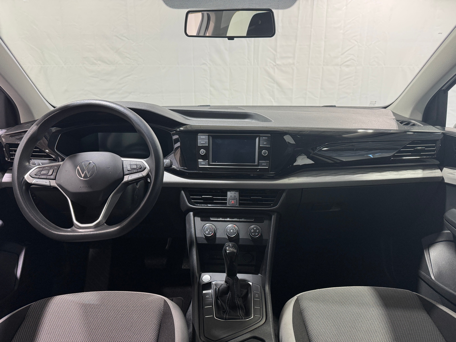 Thumbnail: 2022 Volkswagen Taos - 3