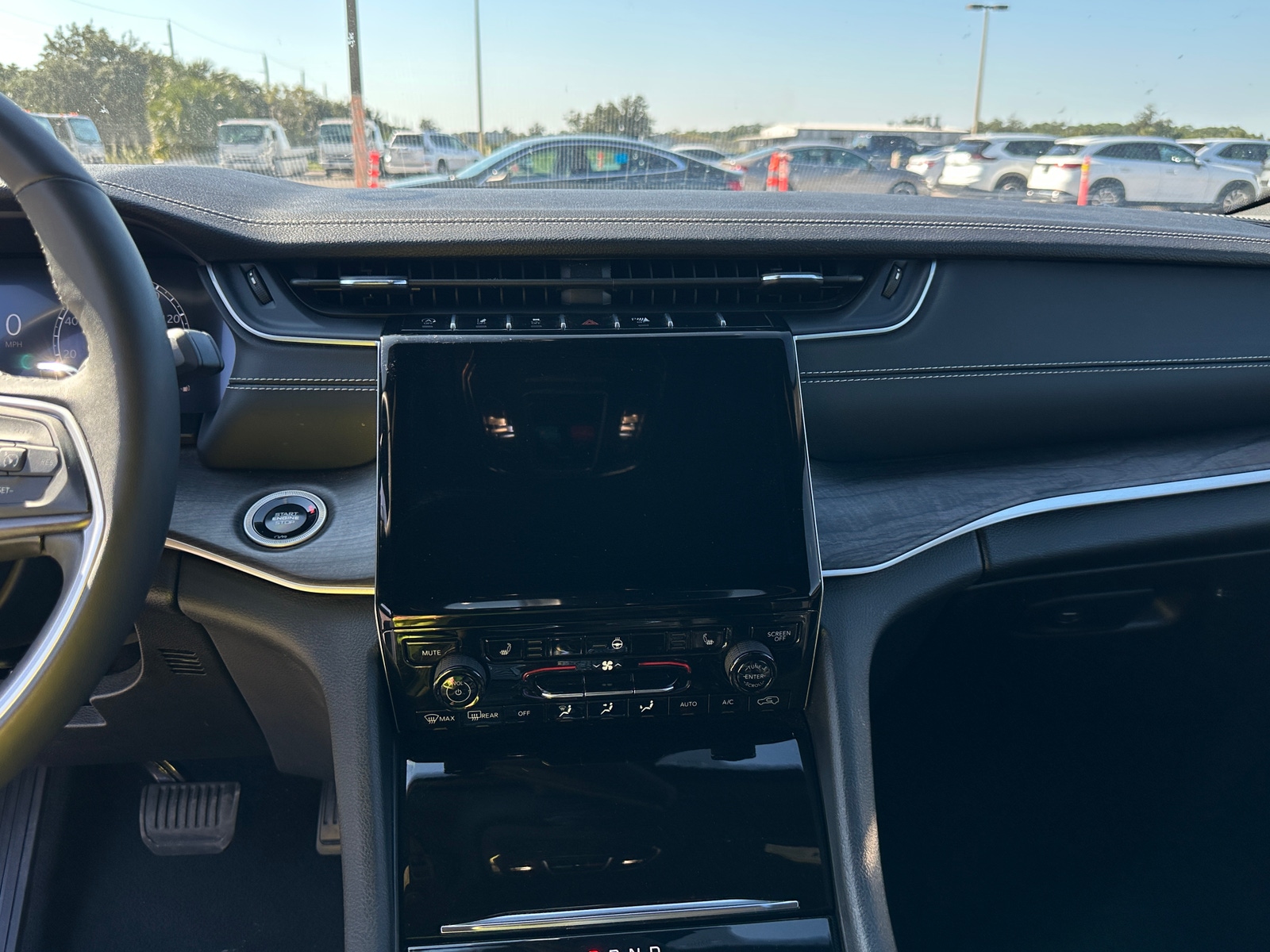 Thumbnail: 2024 Jeep Grand Cherokee - 3