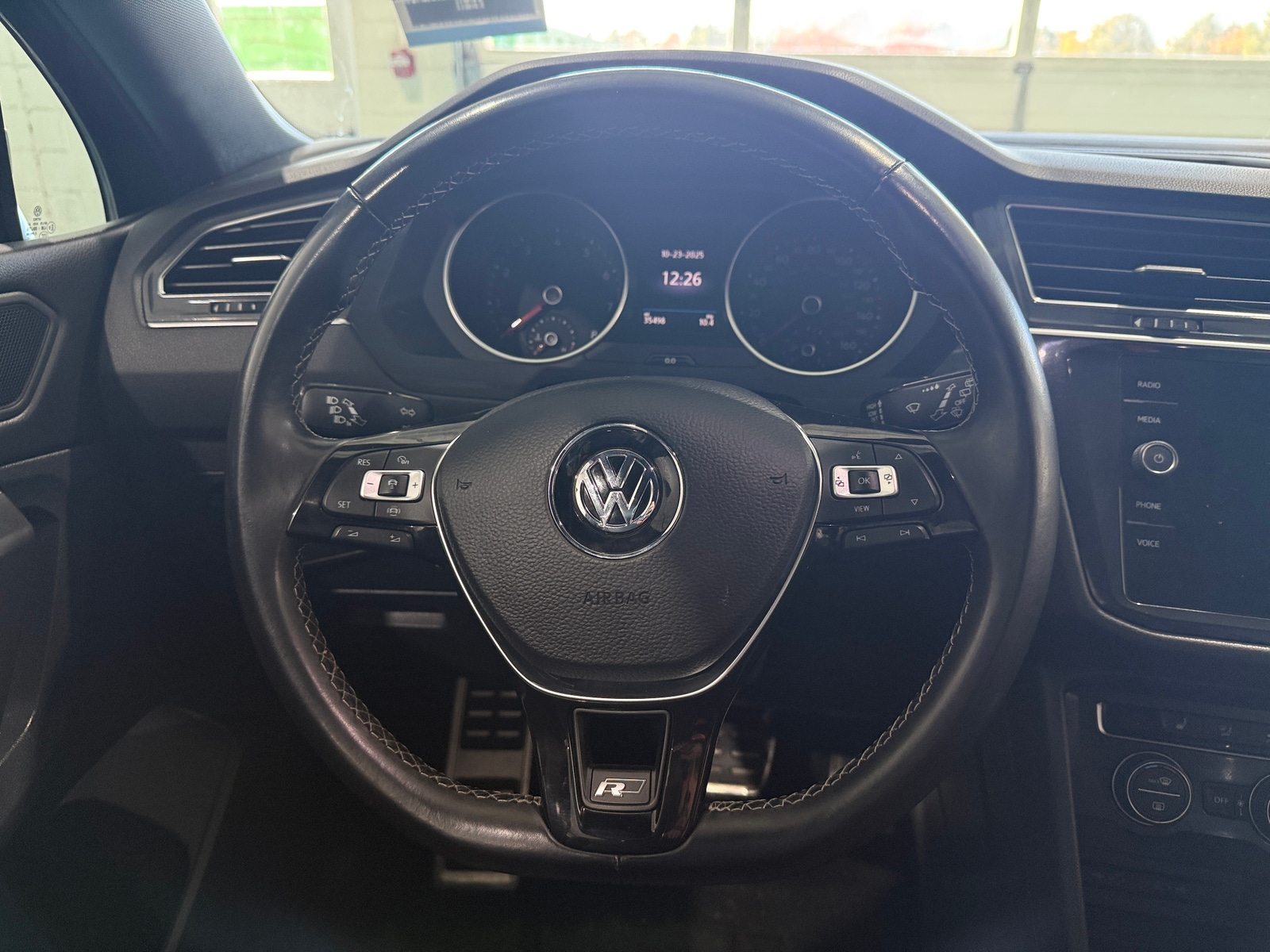 Thumbnail: 2021 Volkswagen Tiguan - 4