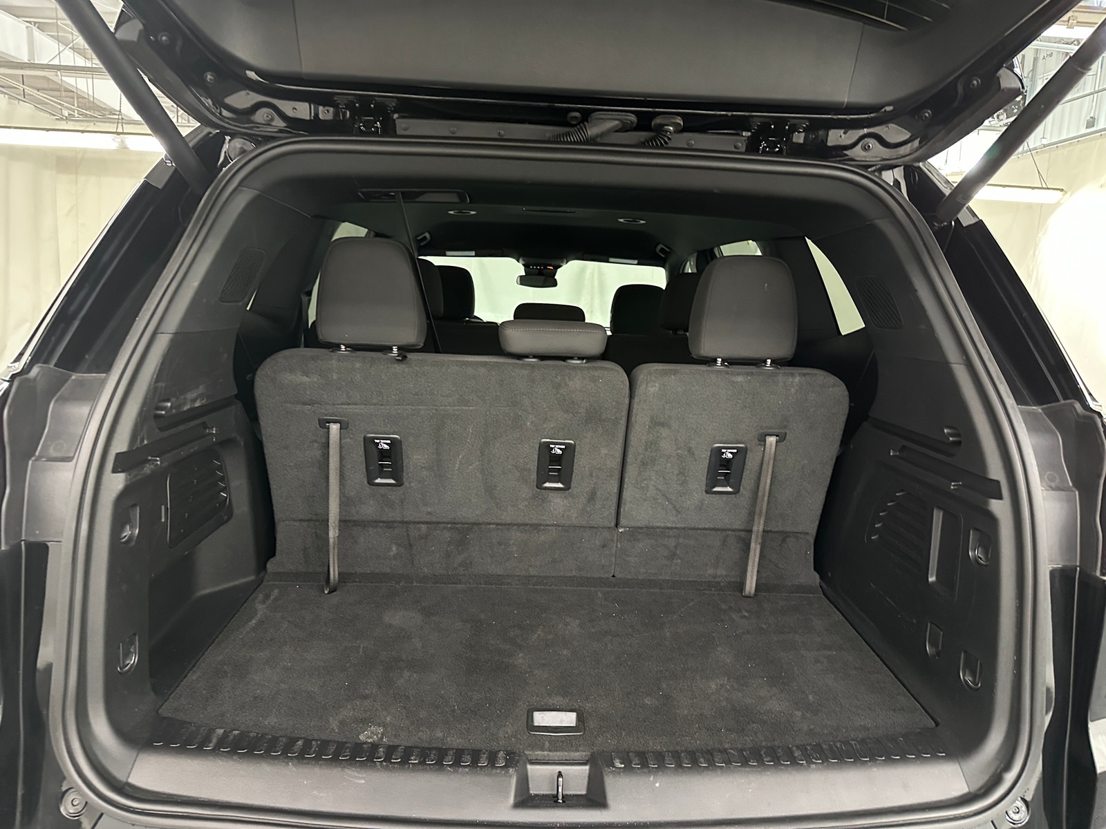 Thumbnail: 2025 GMC Acadia - 7