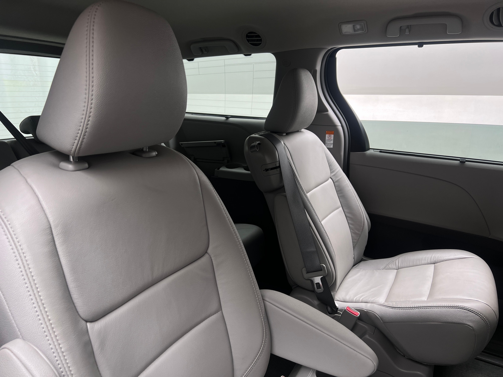 Thumbnail: 2016 Toyota Sienna - 5