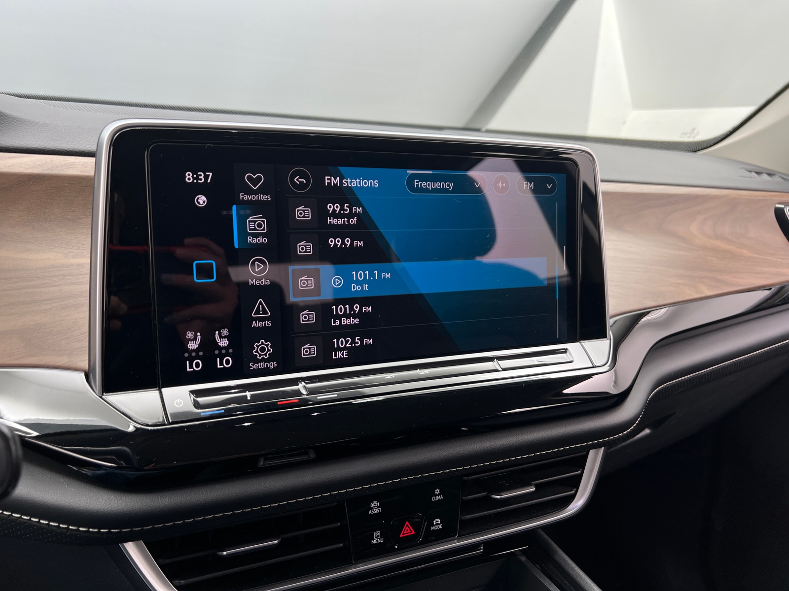 Thumbnail: 2024 Volkswagen Atlas - 3