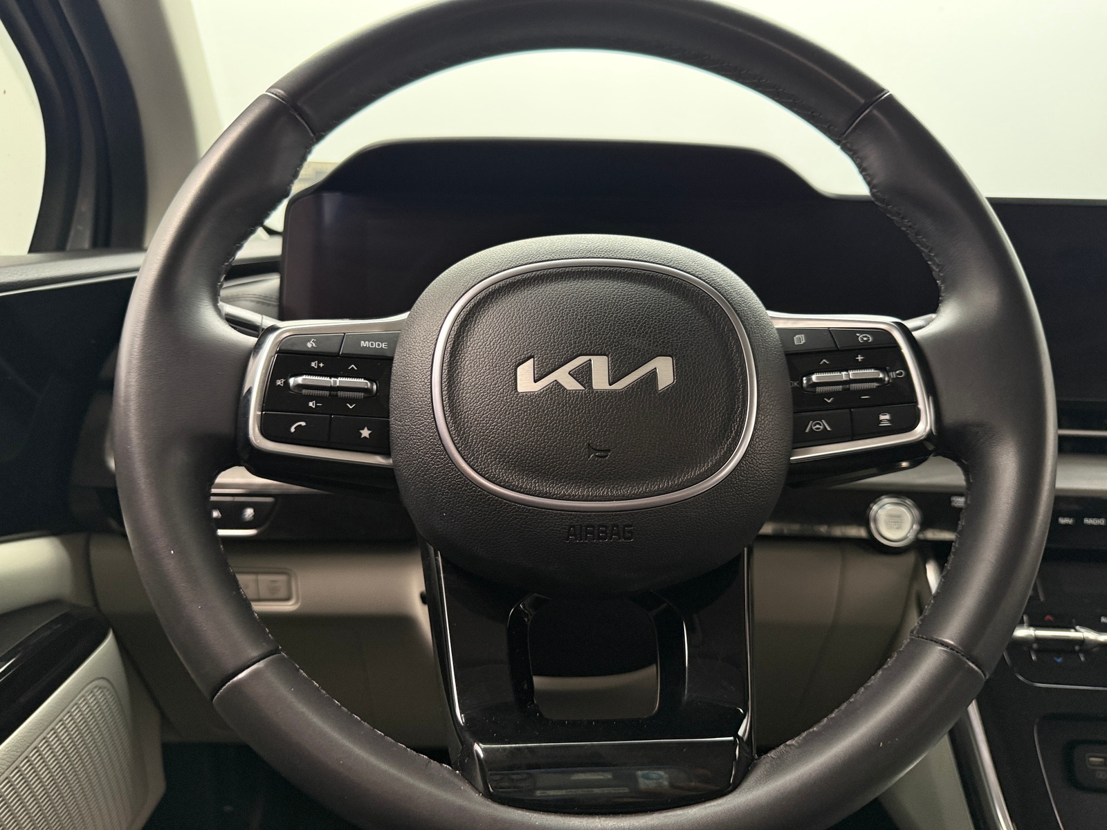 Thumbnail: 2024 Kia Carnival - 4