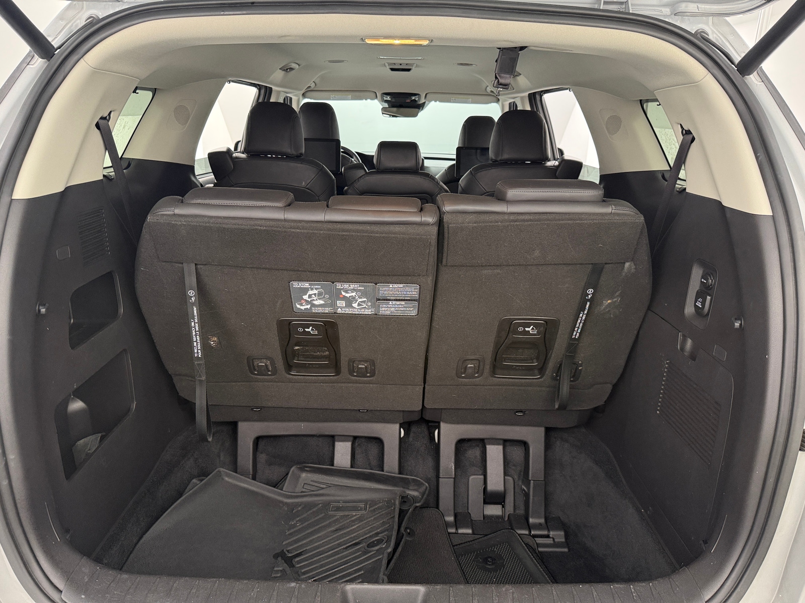 Thumbnail: 2024 Kia Carnival - 6