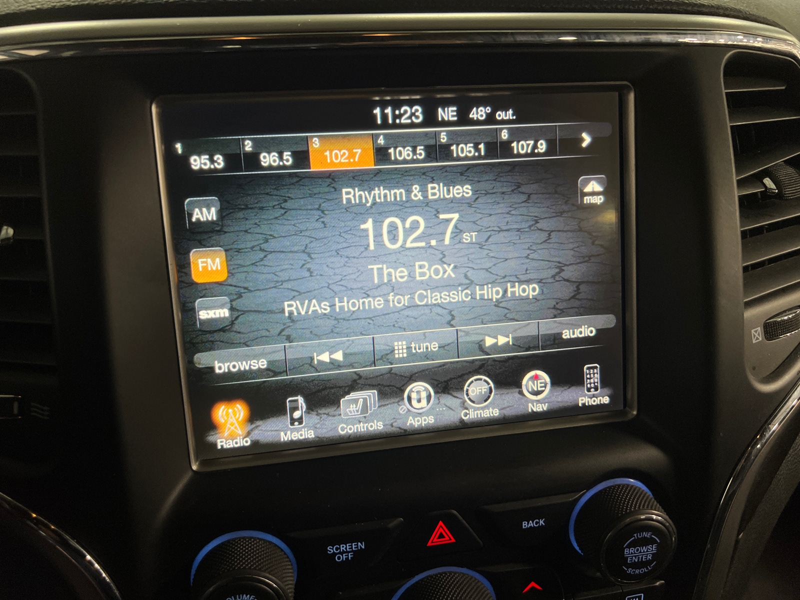 Thumbnail: 2017 Jeep Grand Cherokee - 4