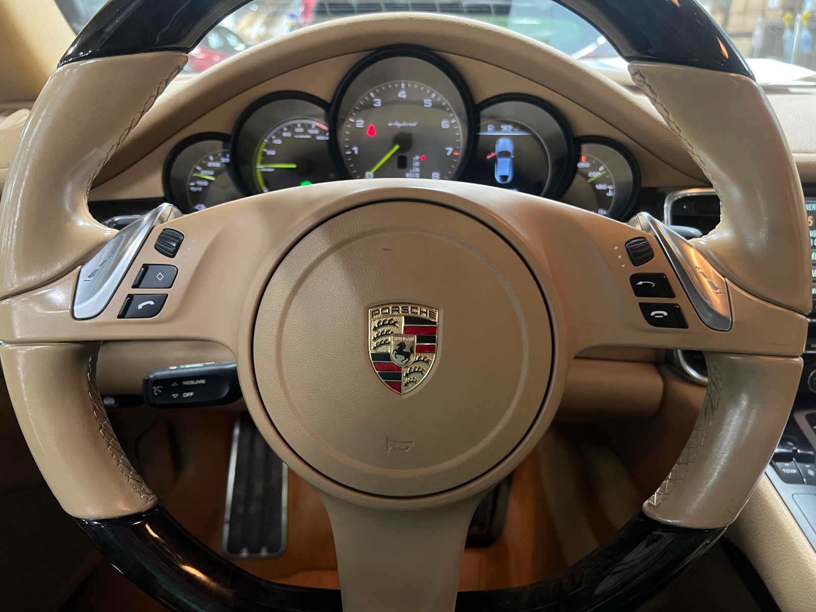 Thumbnail: 2015 Porsche Panamera - 4