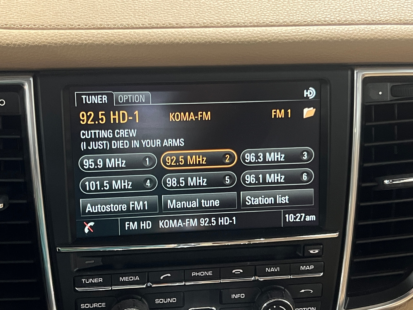 Thumbnail: 2015 Porsche Panamera - 3