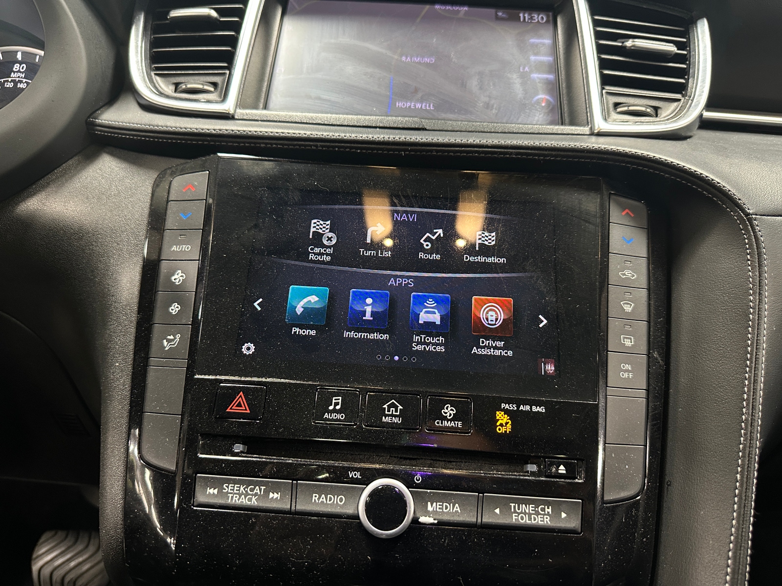 Thumbnail: 2019 INFINITI QX50 - 3