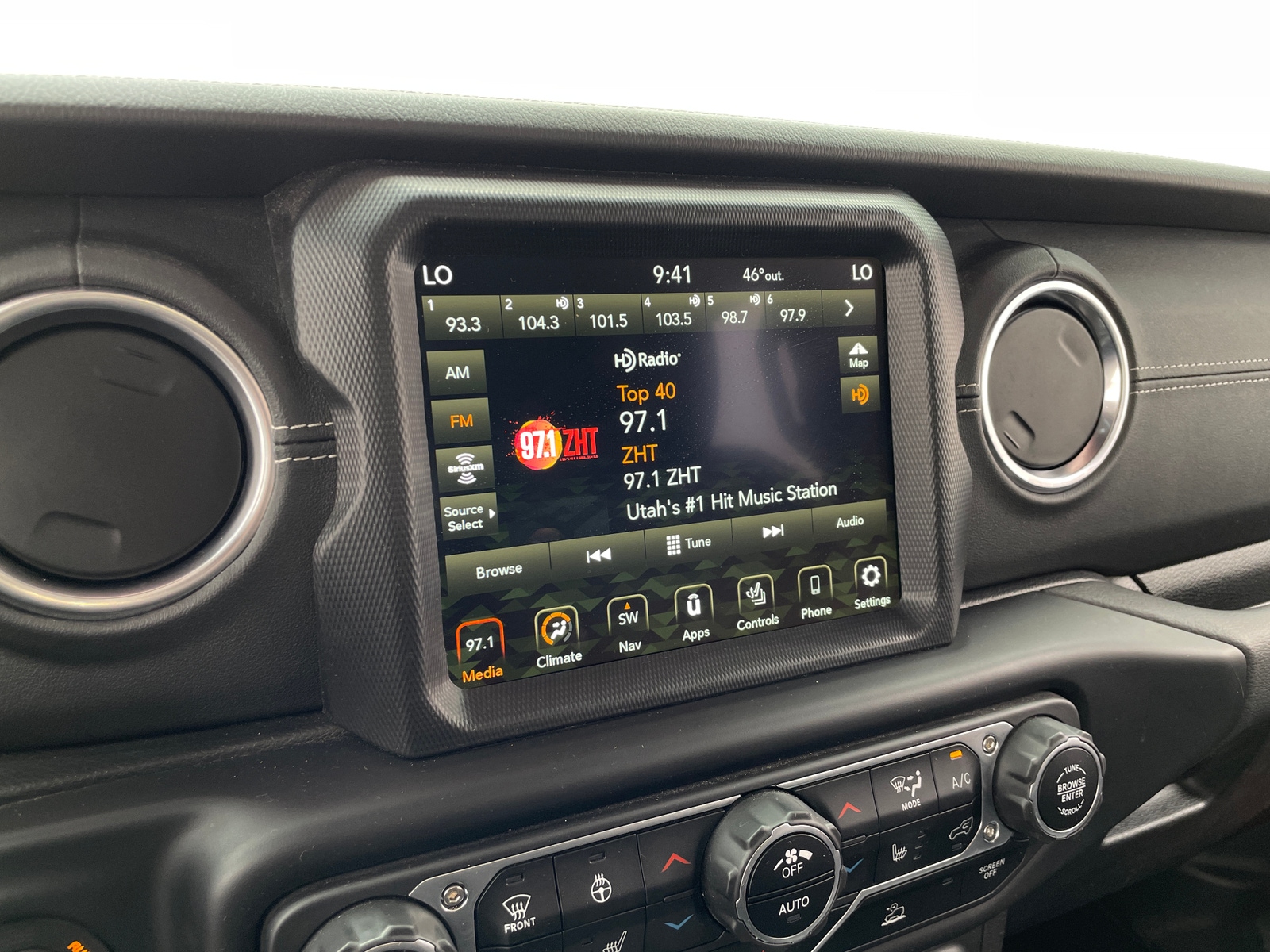 Thumbnail: 2022 Jeep Wrangler - 3