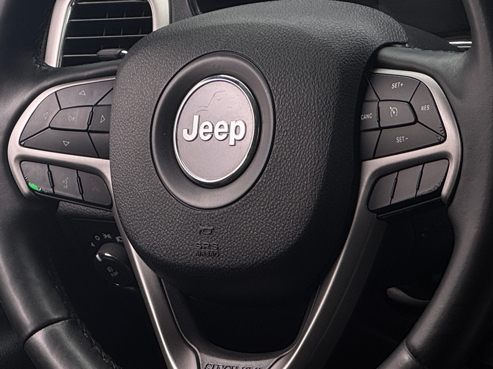 Thumbnail: 2018 Jeep Grand Cherokee - 5