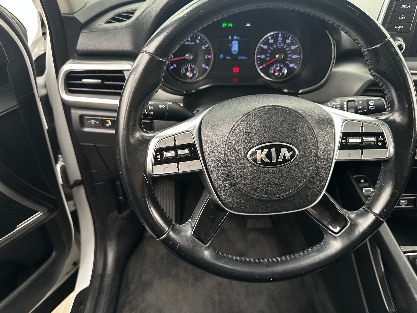 Thumbnail: 2020 Kia Telluride - 4