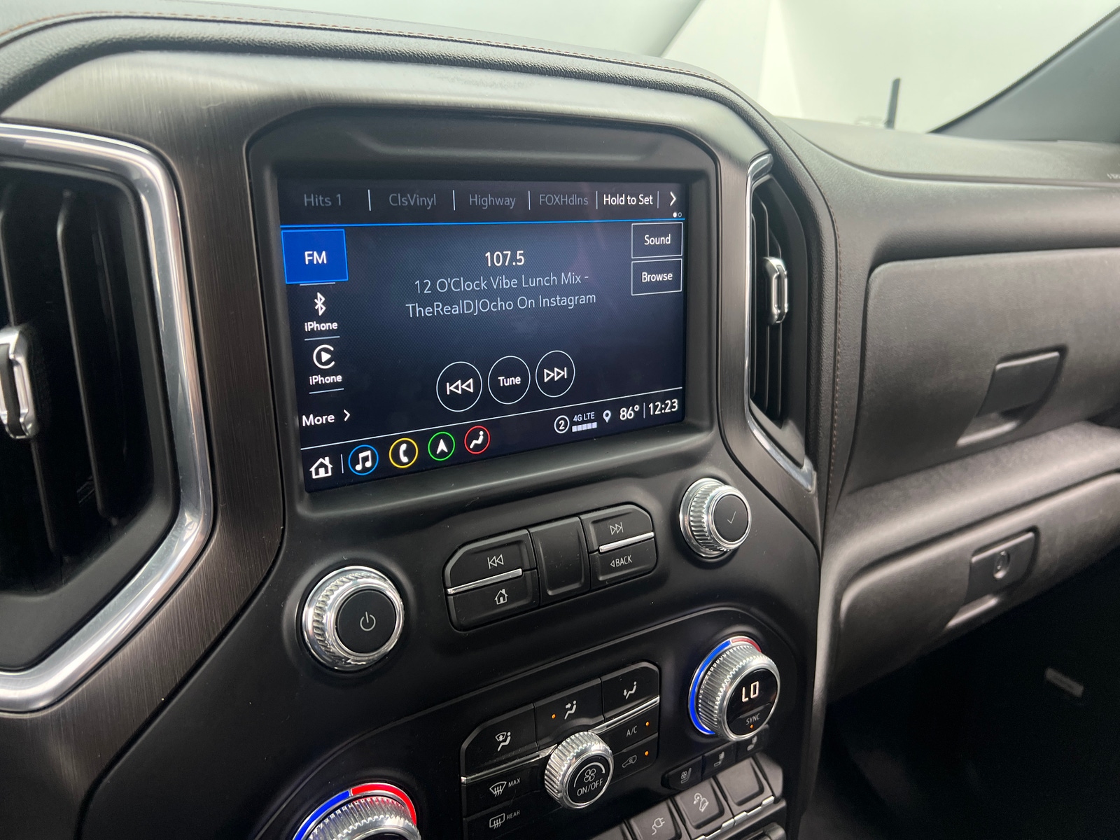 Thumbnail: 2022 GMC Sierra 1500 - 3