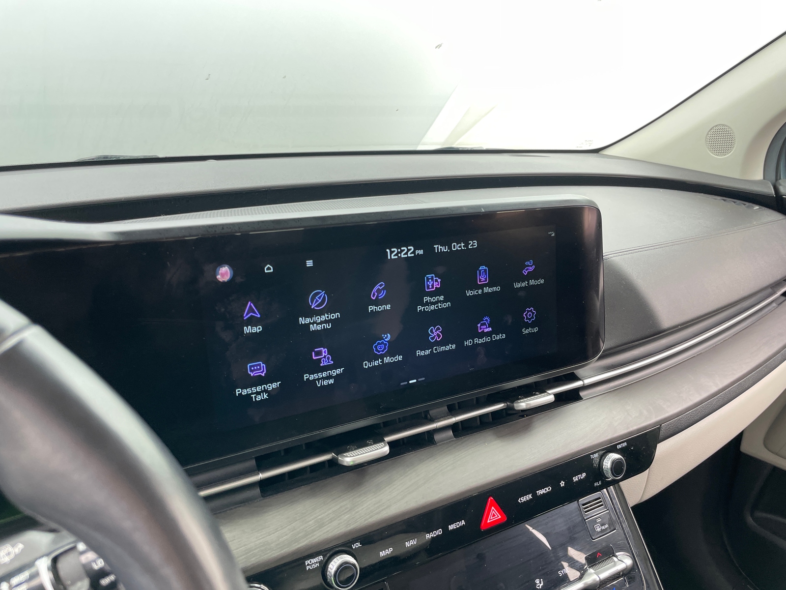 Thumbnail: 2023 Kia Carnival - 3