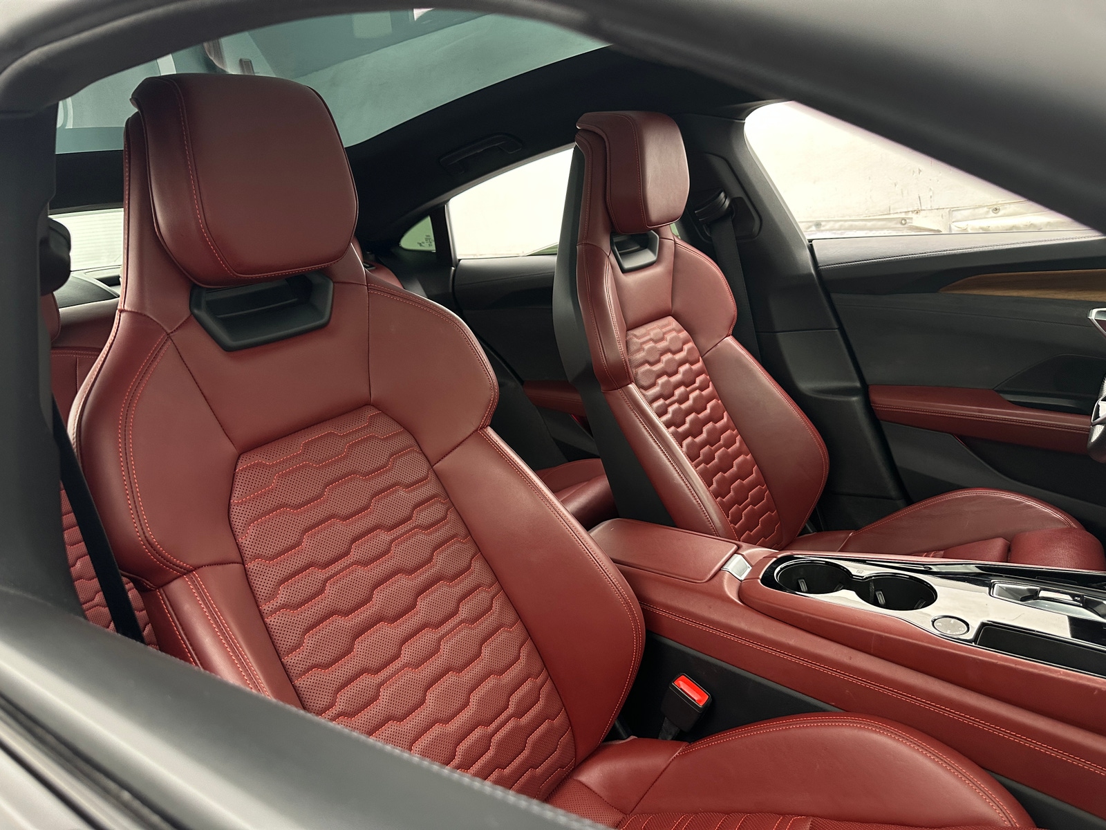 Thumbnail: 2023 Audi e-tron GT - 2