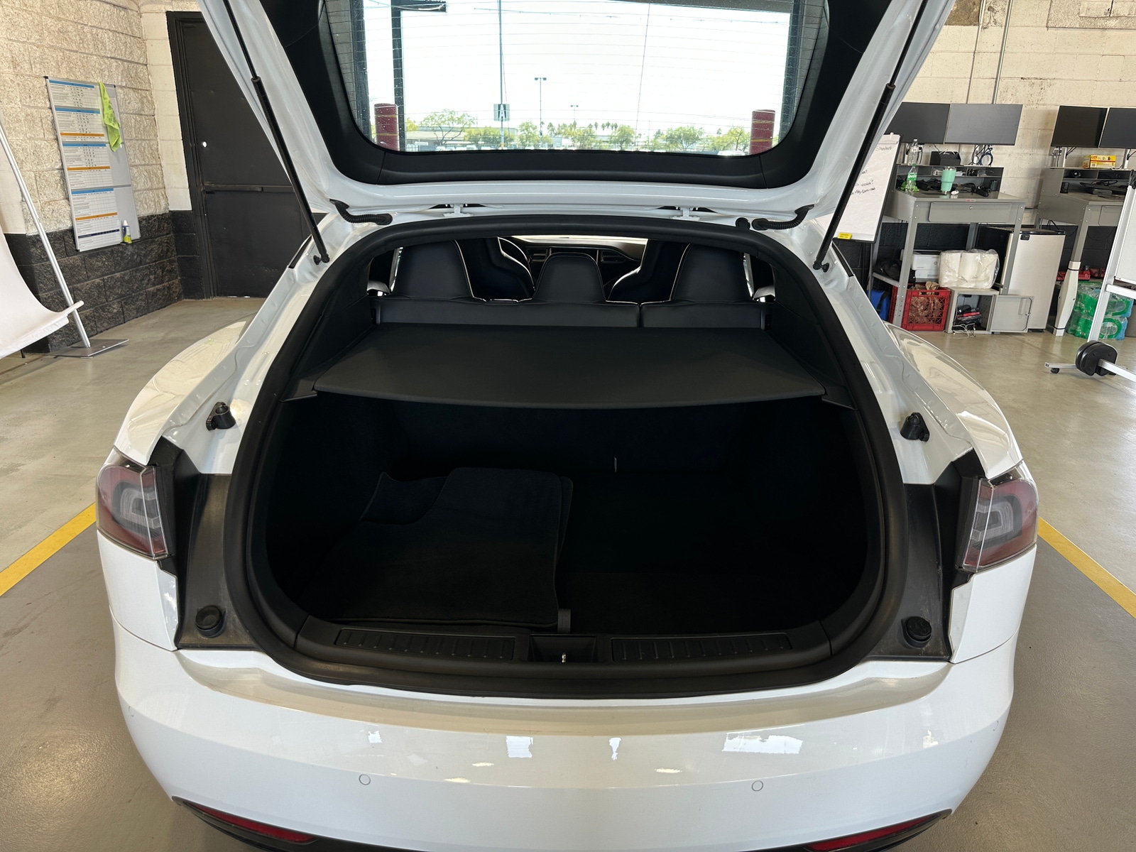 Thumbnail: 2016 Tesla Model S - 6