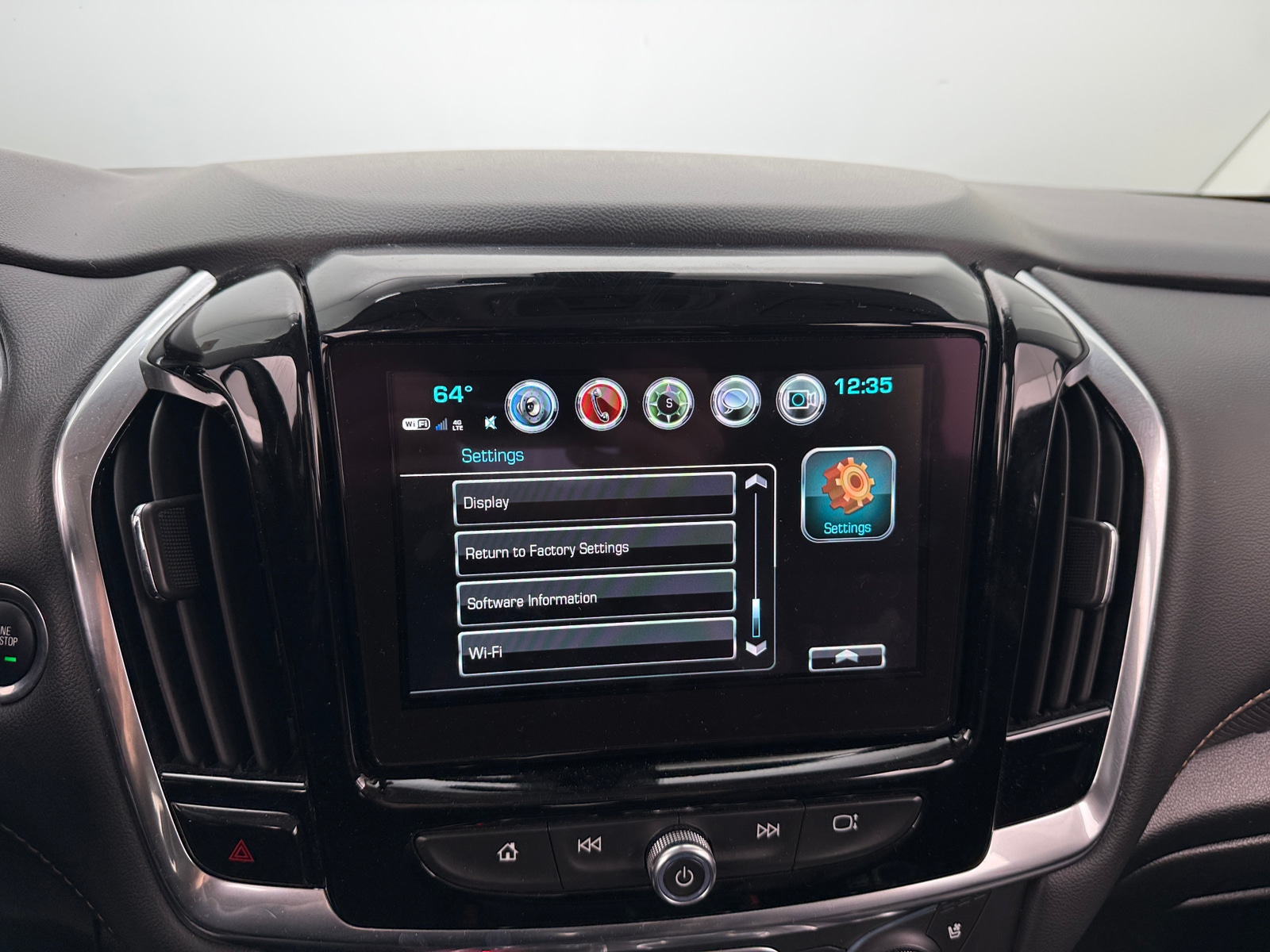 Thumbnail: 2019 Chevrolet Traverse - 3