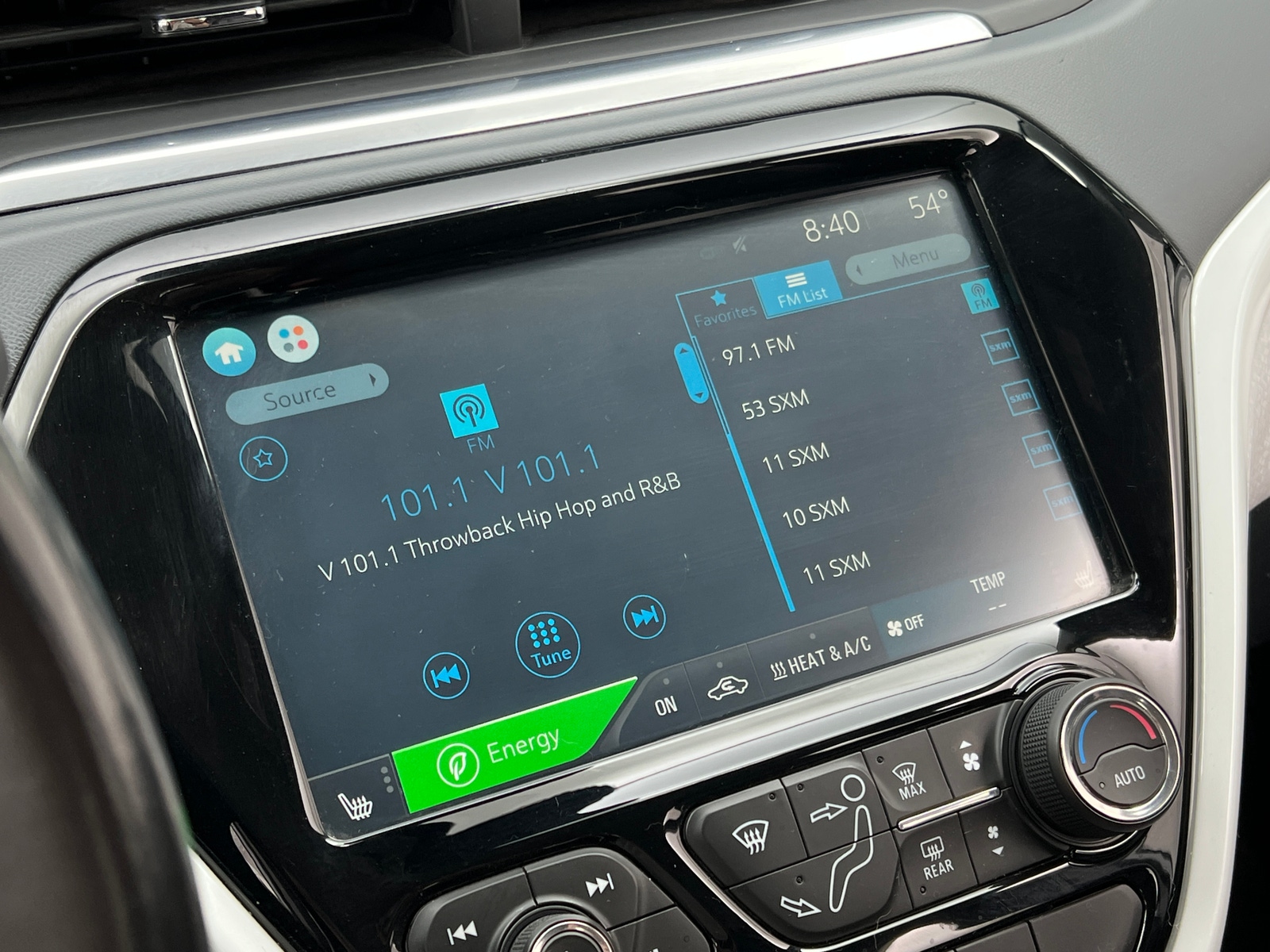 Thumbnail: 2017 Chevrolet Bolt EV - 3