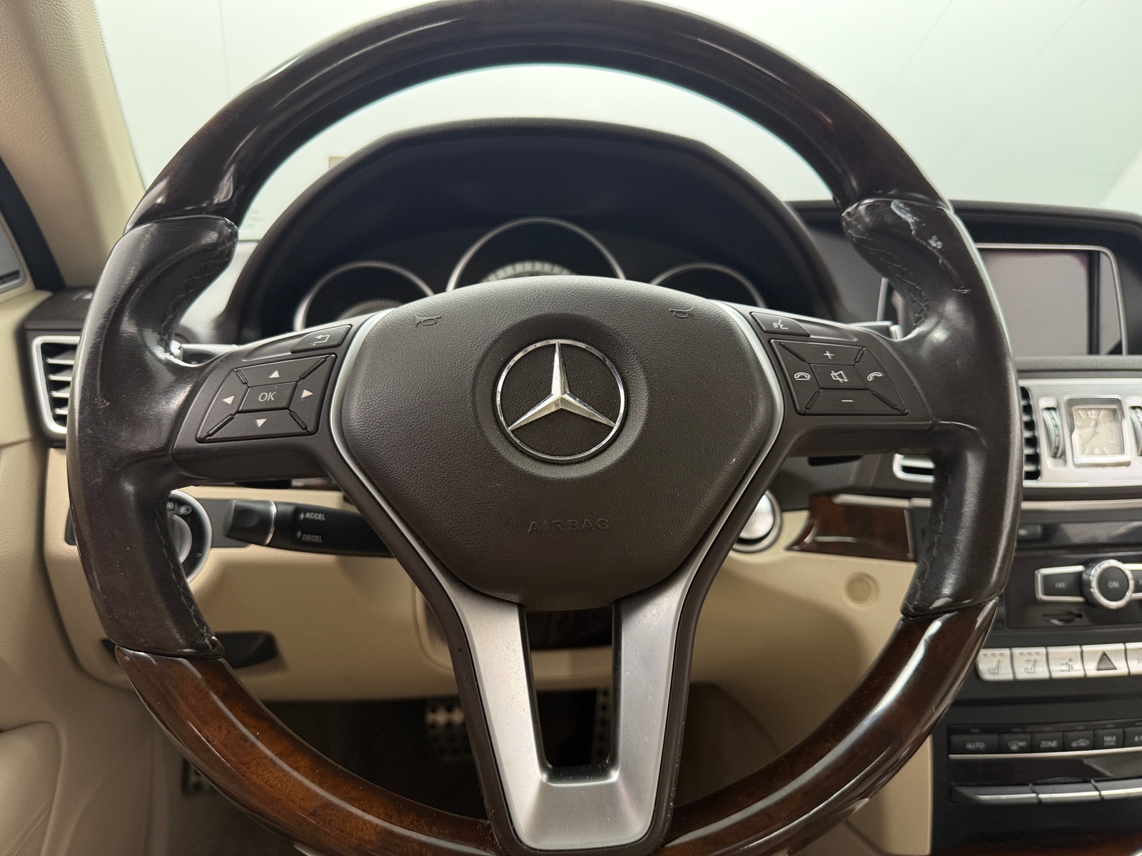 Thumbnail: 2014 Mercedes-Benz E-Class - 4