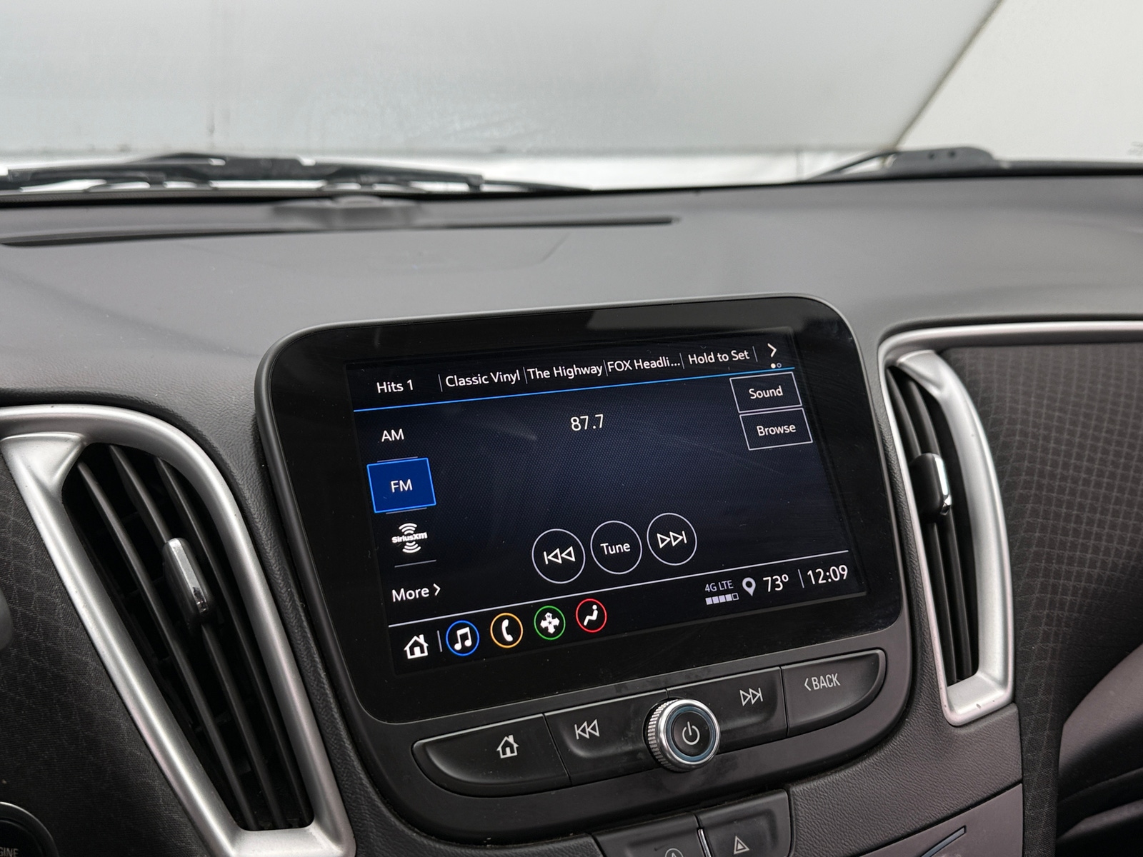 Thumbnail: 2023 Chevrolet Malibu - 4