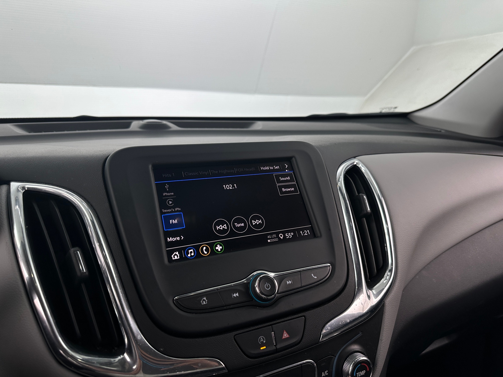 Thumbnail: 2023 Chevrolet Equinox - 4