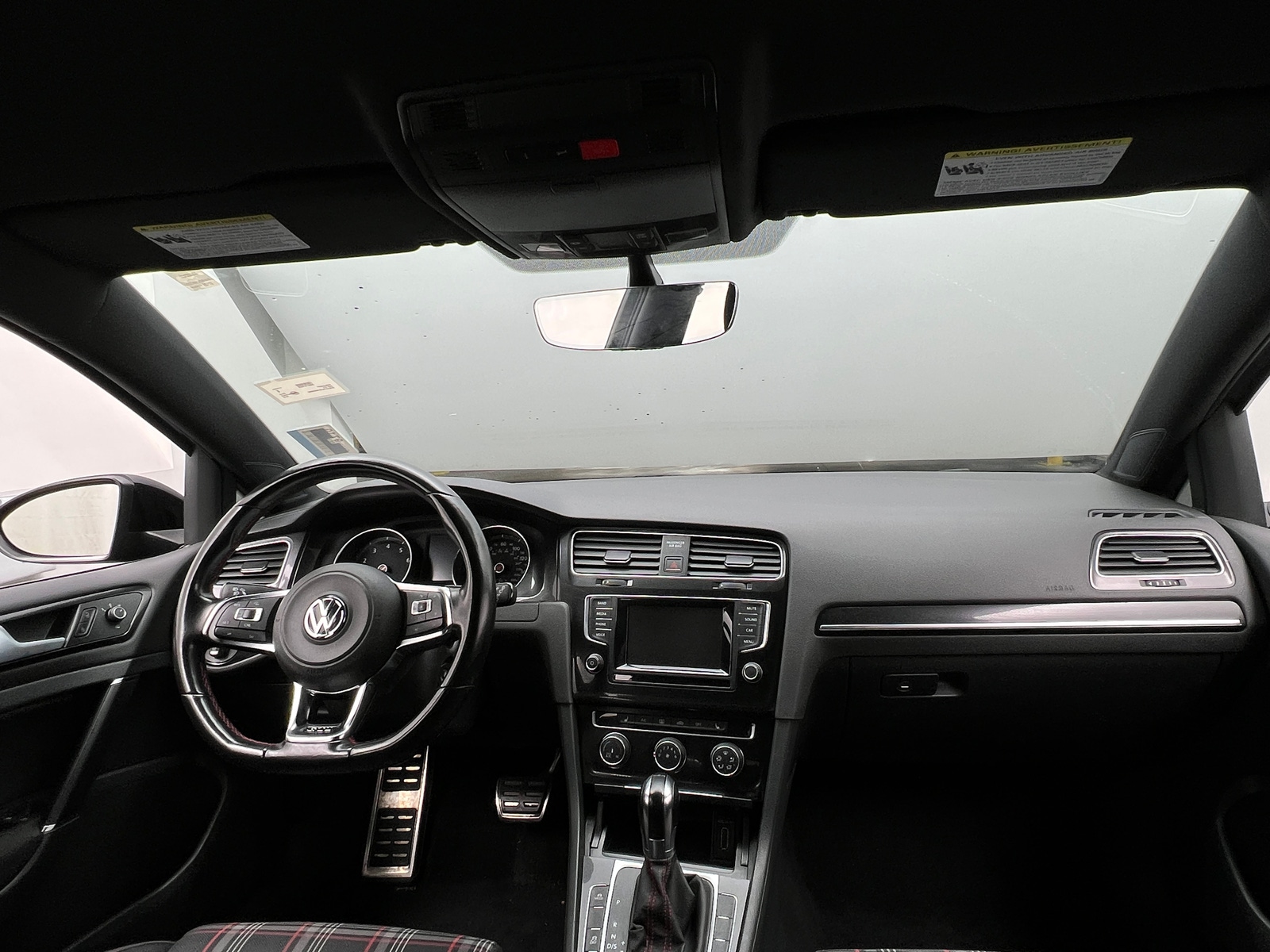 Thumbnail: 2015 Volkswagen Golf - 3