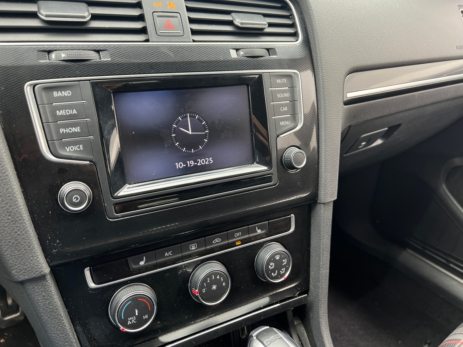 Thumbnail: 2015 Volkswagen Golf - 4