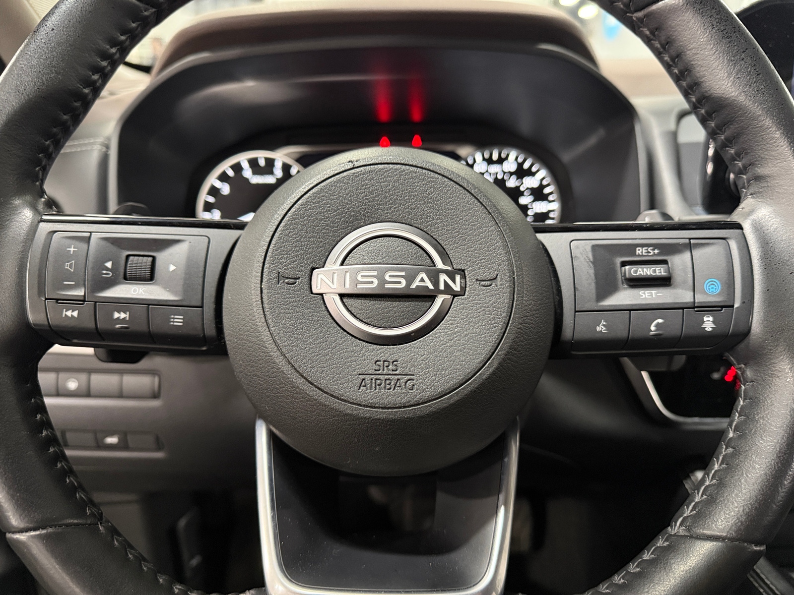 Thumbnail: 2023 Nissan Rogue - 4