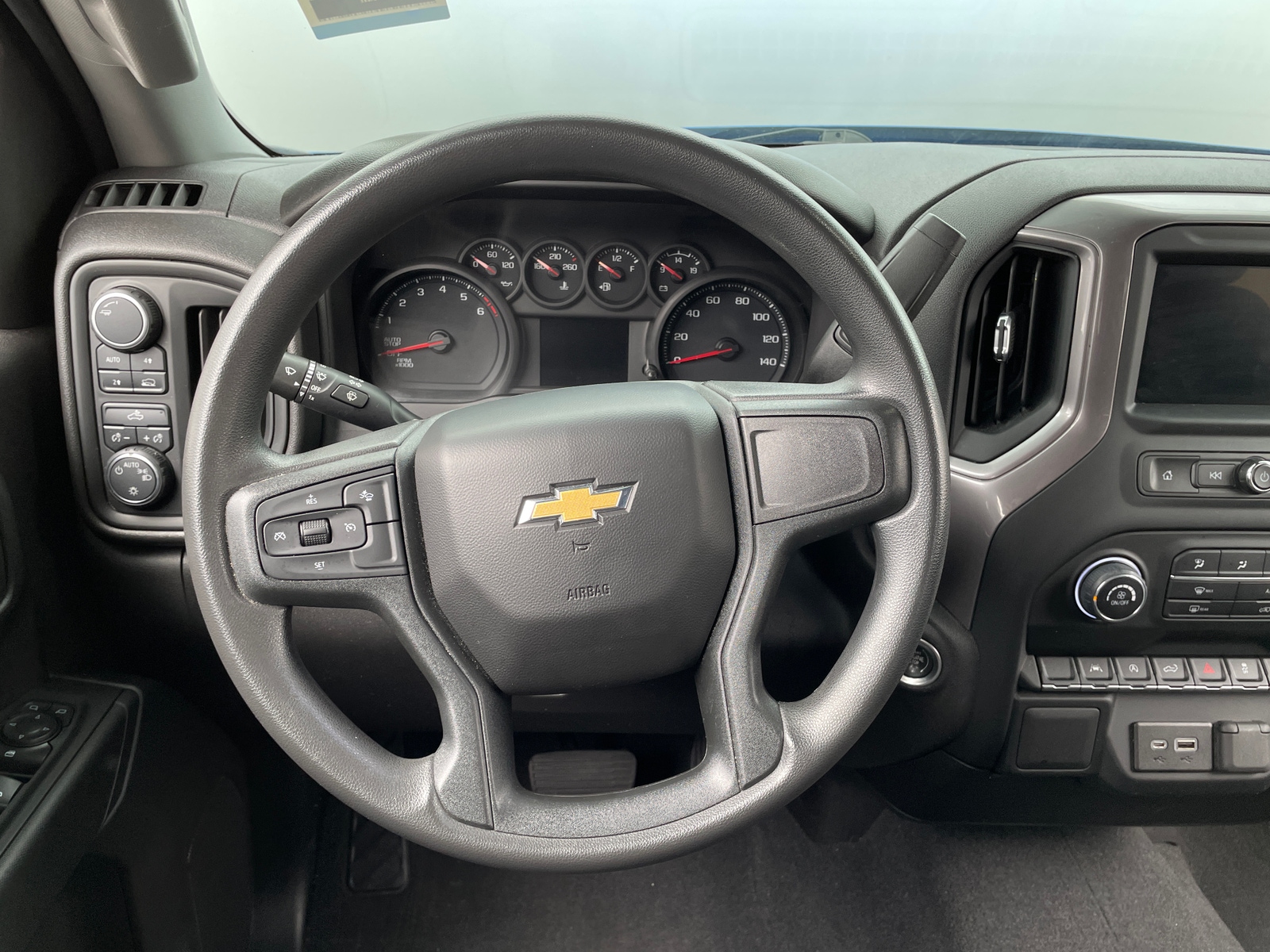 Thumbnail: 2022 Chevrolet Silverado 1500 - 5