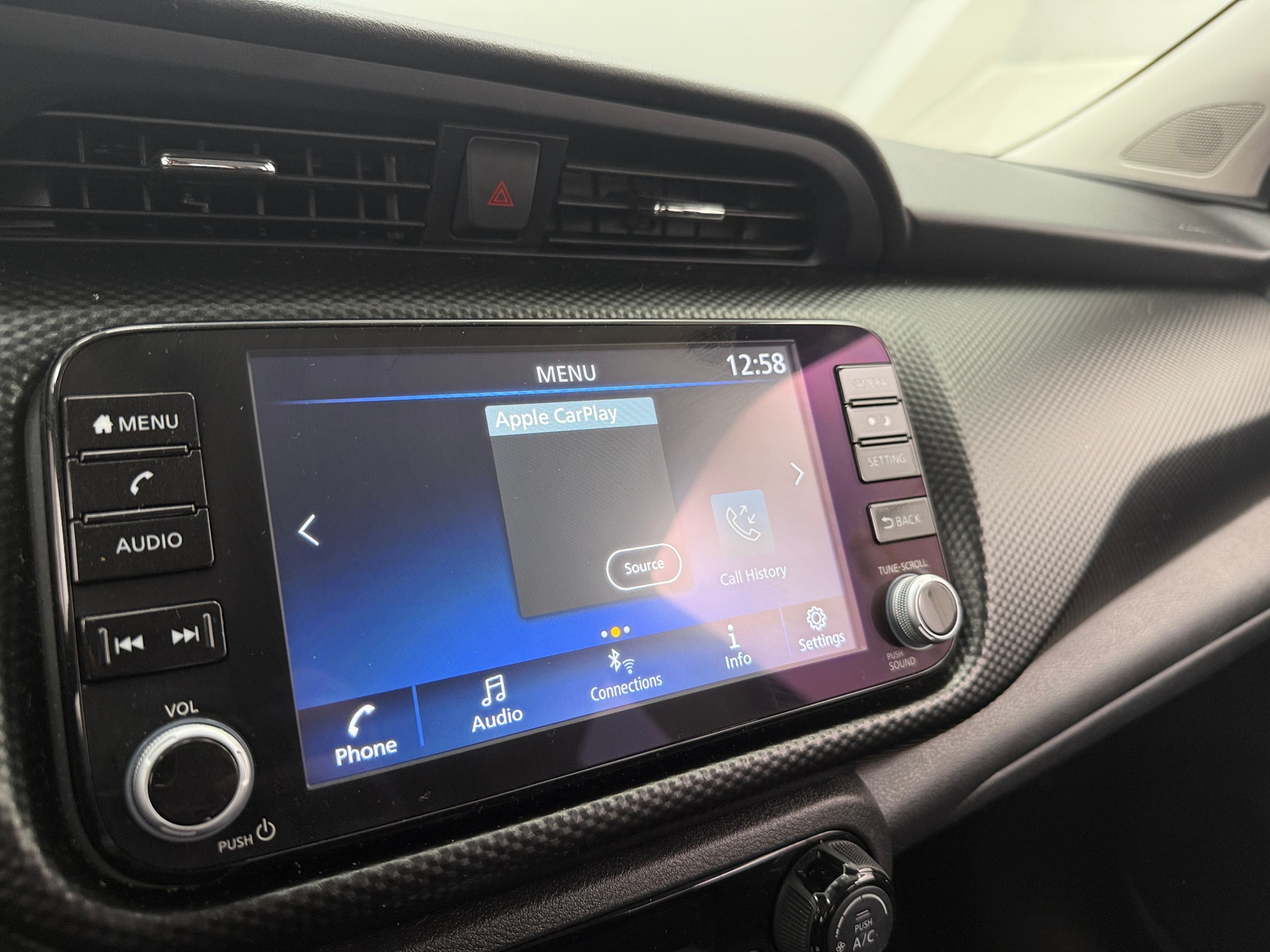 Thumbnail: 2022 Nissan Kicks - 4