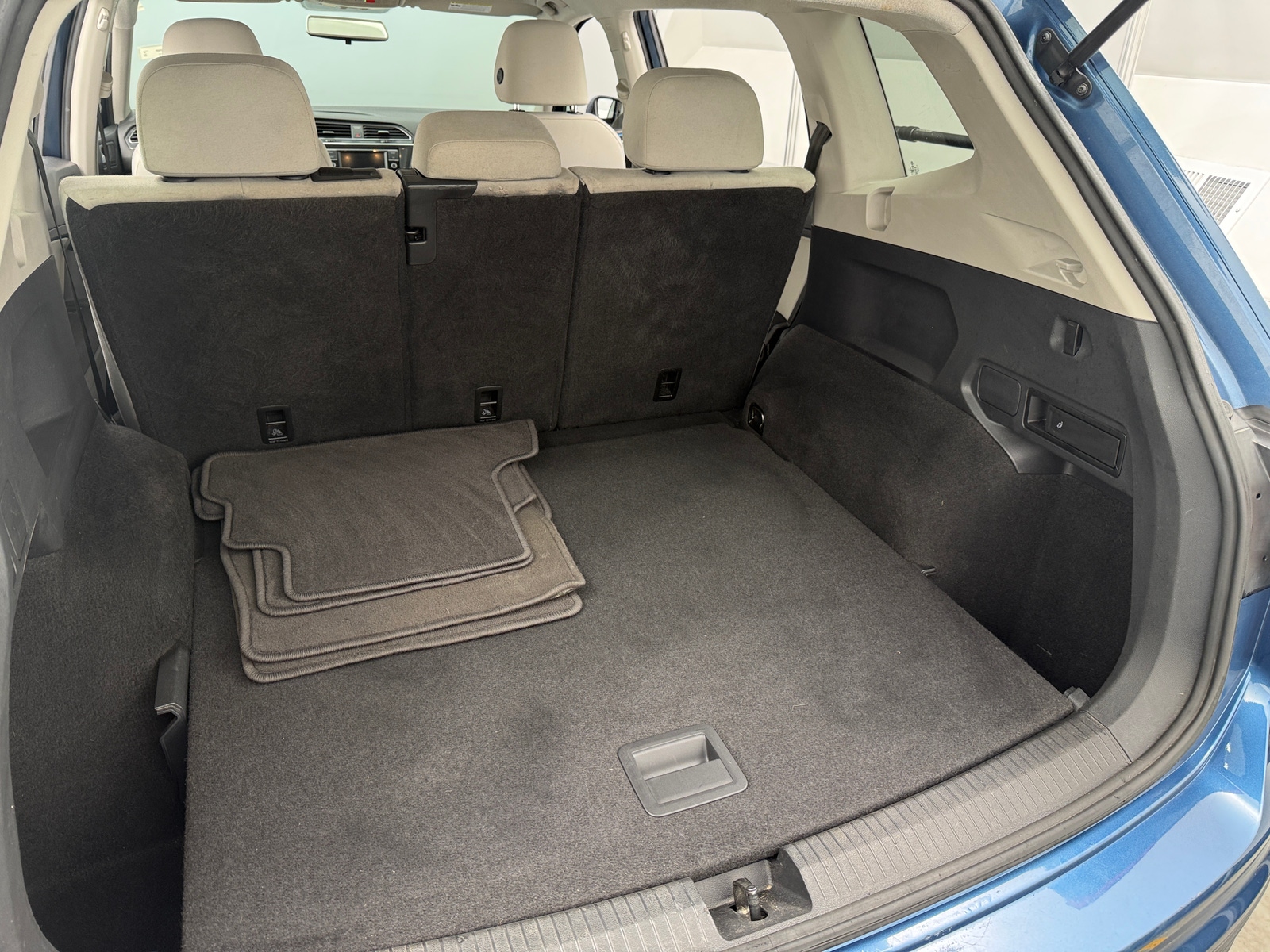 Thumbnail: 2020 Volkswagen Tiguan - 7