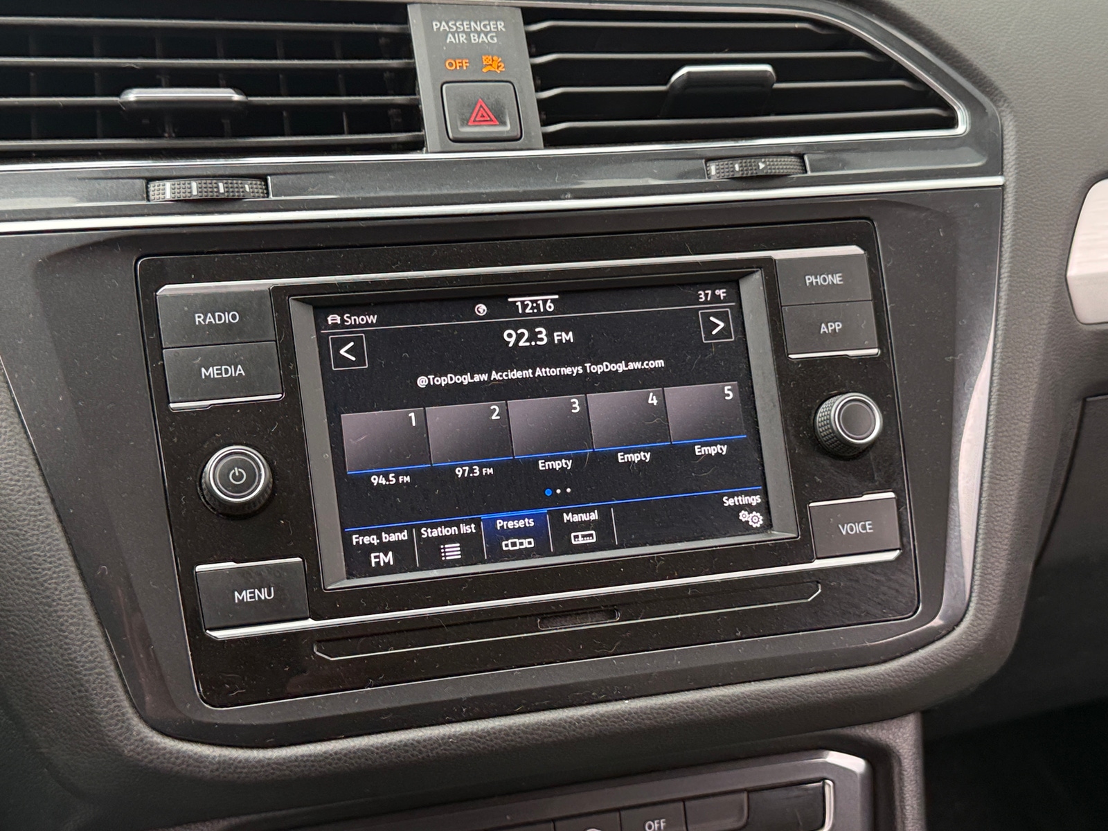 Thumbnail: 2020 Volkswagen Tiguan - 4