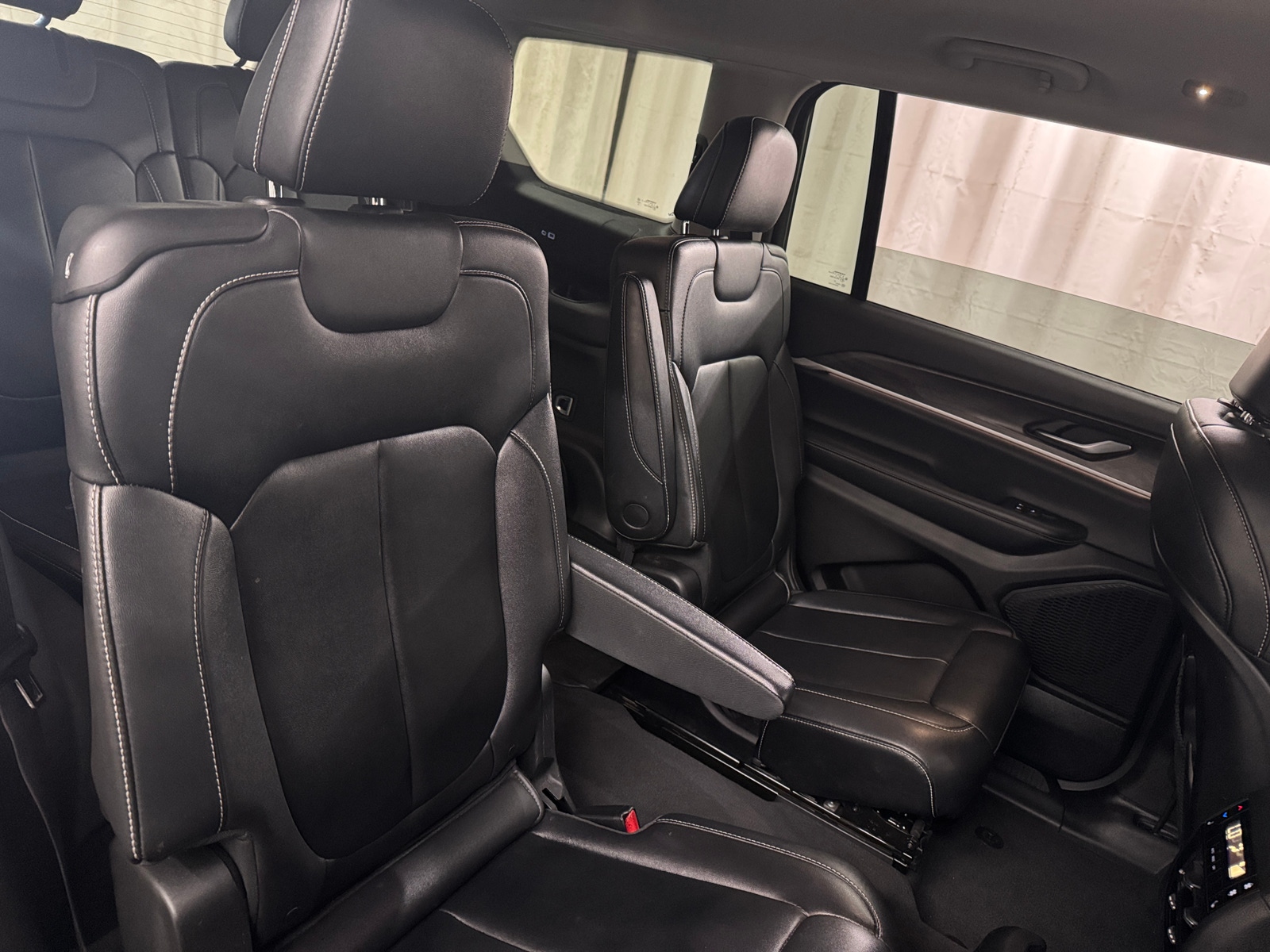 Thumbnail: 2023 Jeep Grand Cherokee L - 5