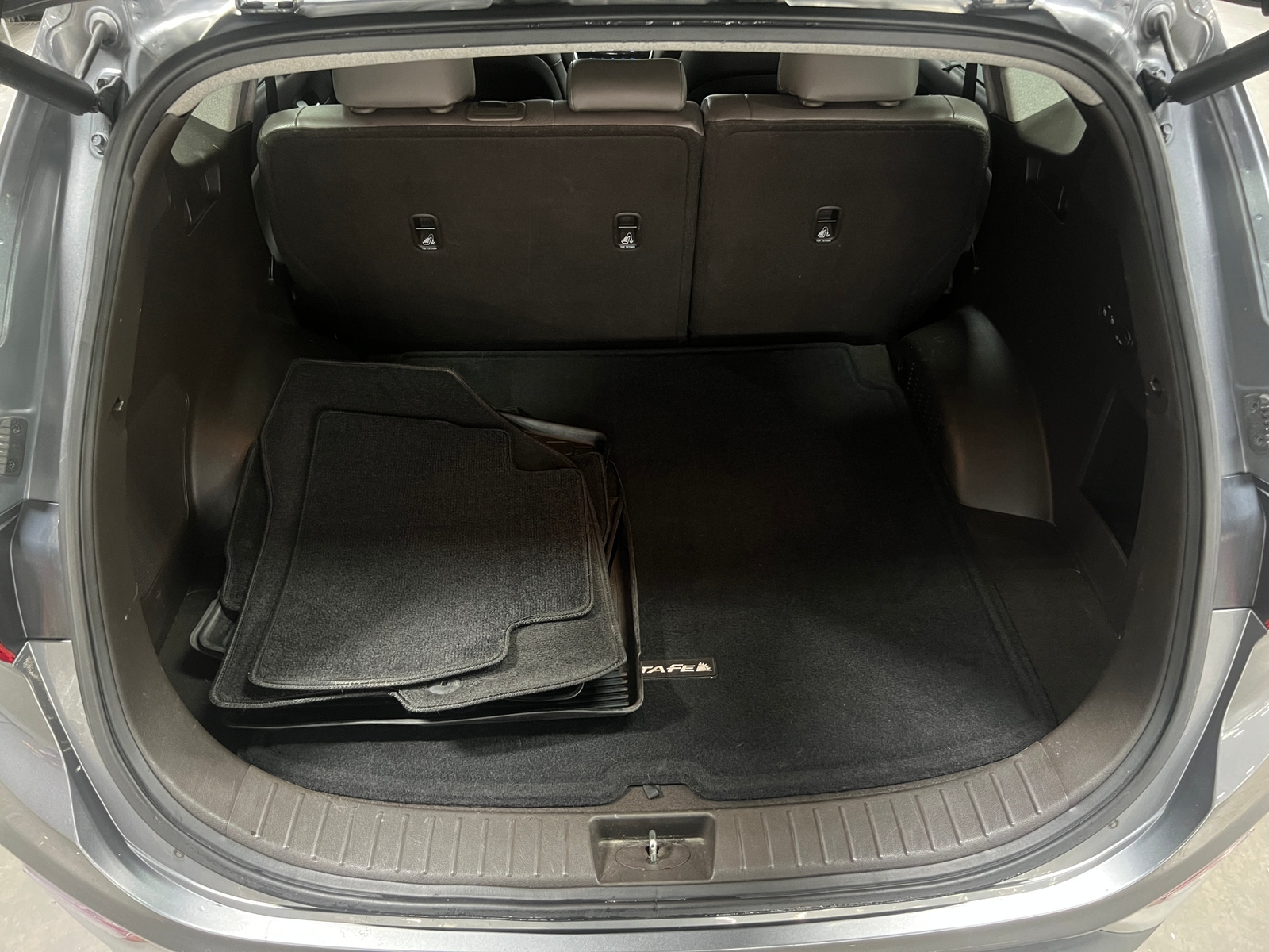 Thumbnail: 2019 Hyundai Santa Fe - 6