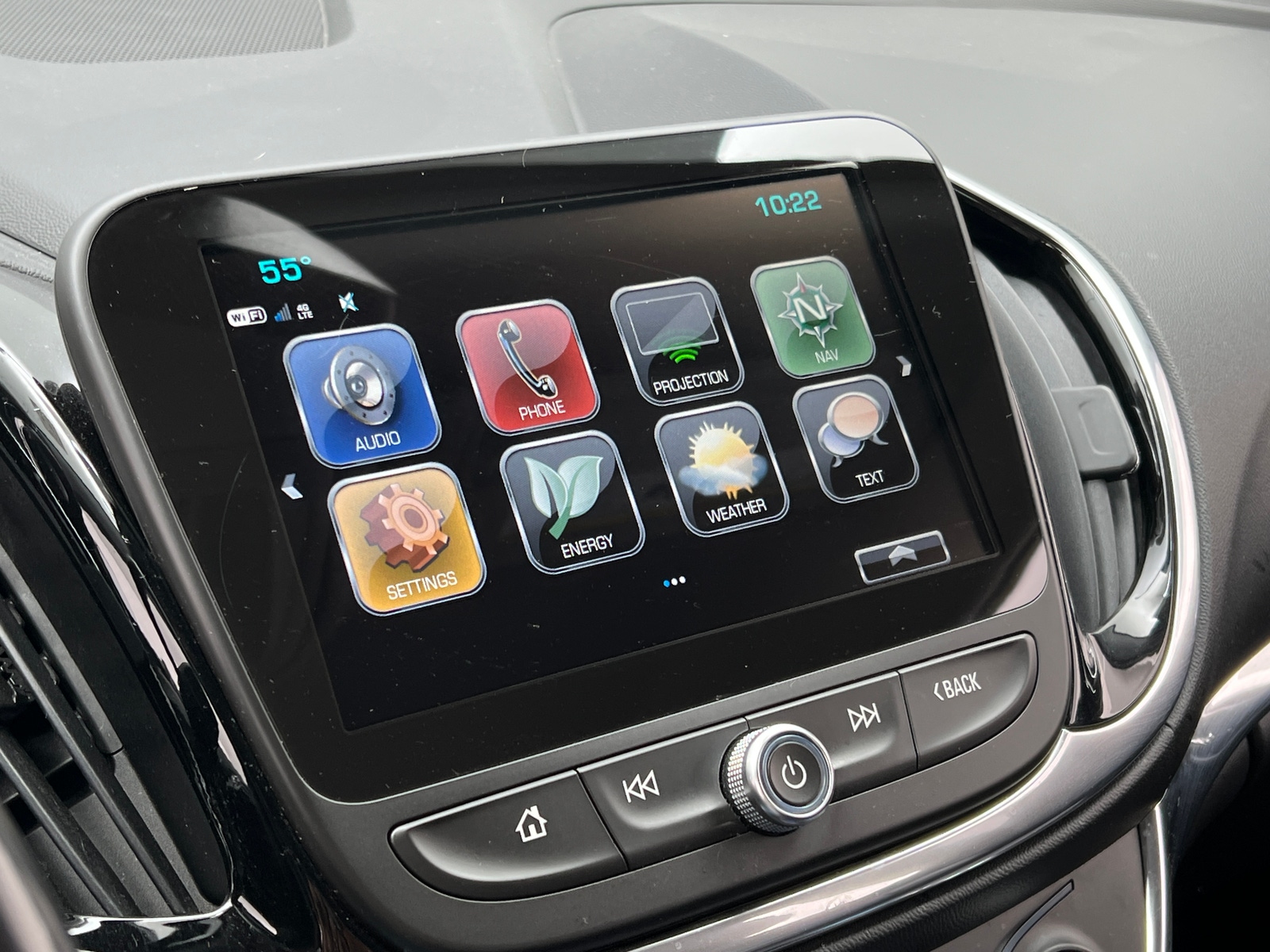 Thumbnail: 2018 Chevrolet Volt - 3